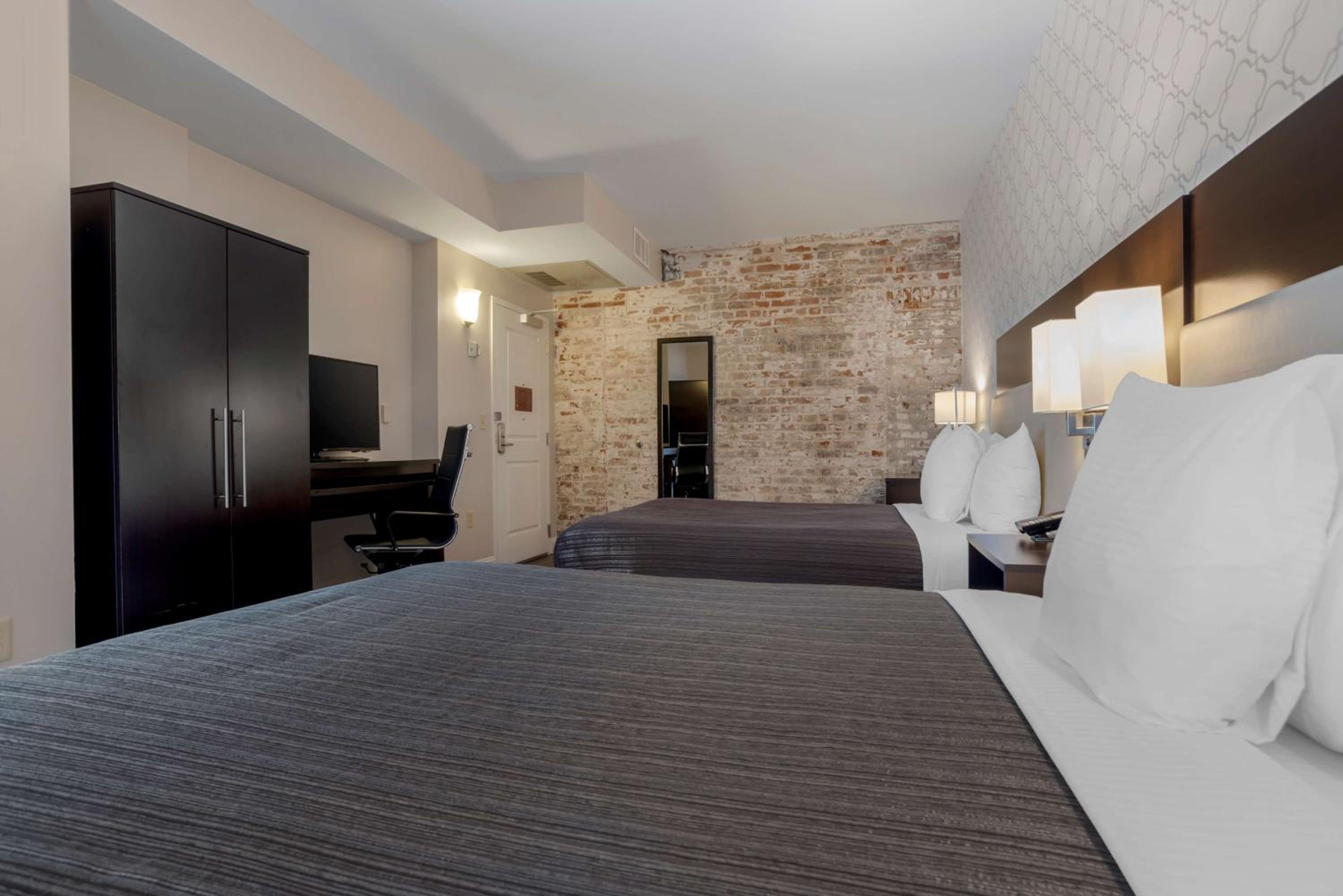 Double Room with Two Double Beds and Whirlpool, No Windows - Photo 8