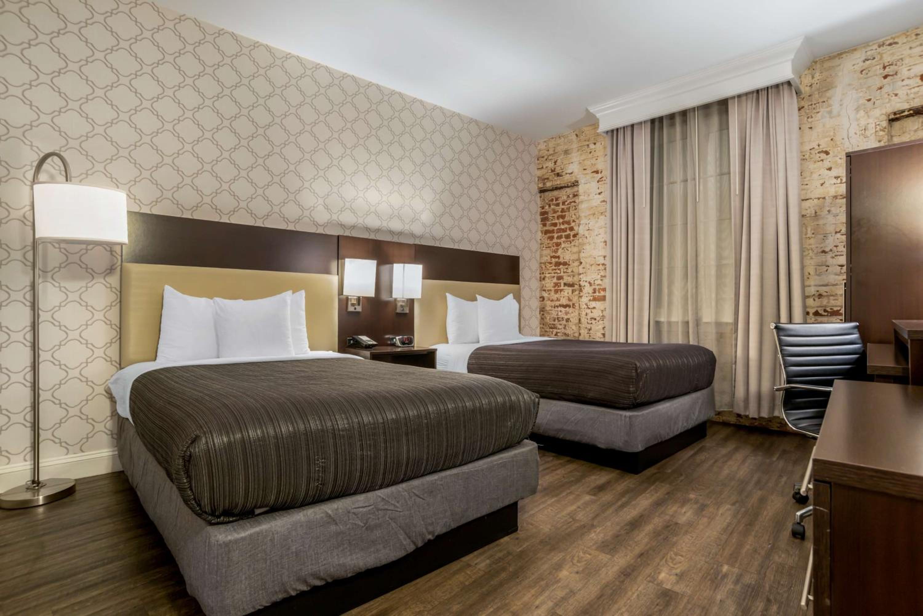 Double Room with Two Double Beds - Photo 3