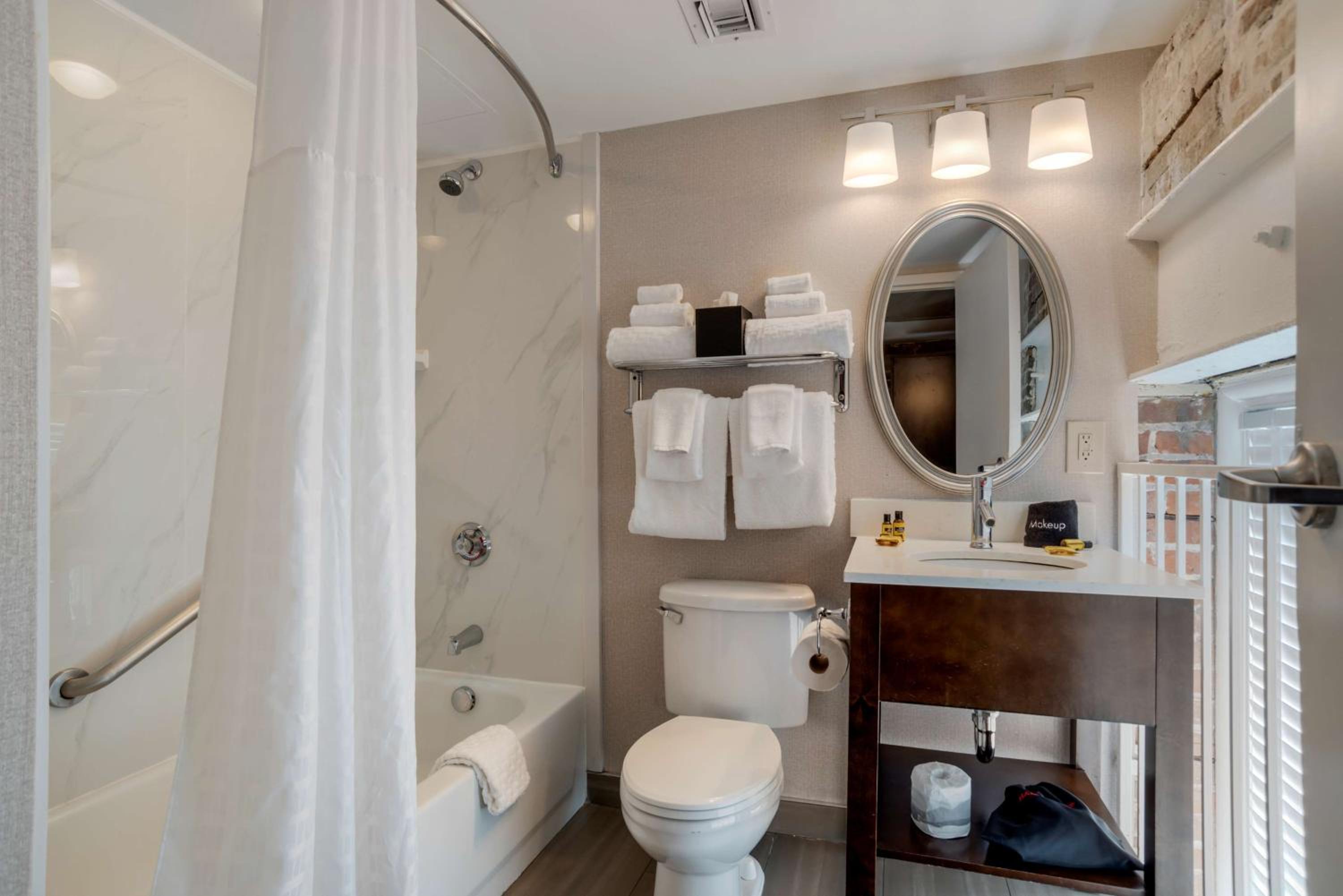Double Room with Two Double Beds - Accessible - Photo 4