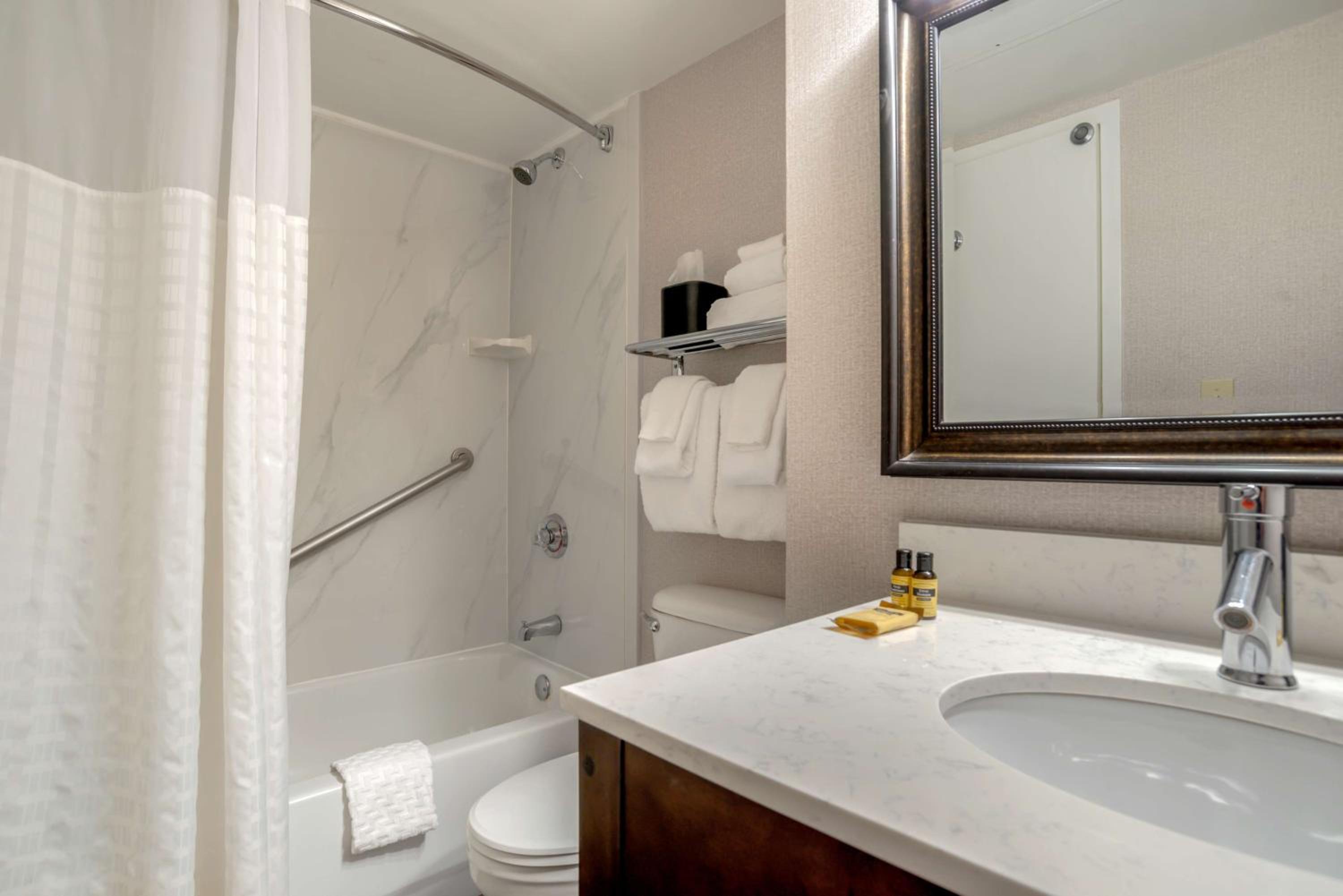 Double Room with Two Double Beds - Photo 4