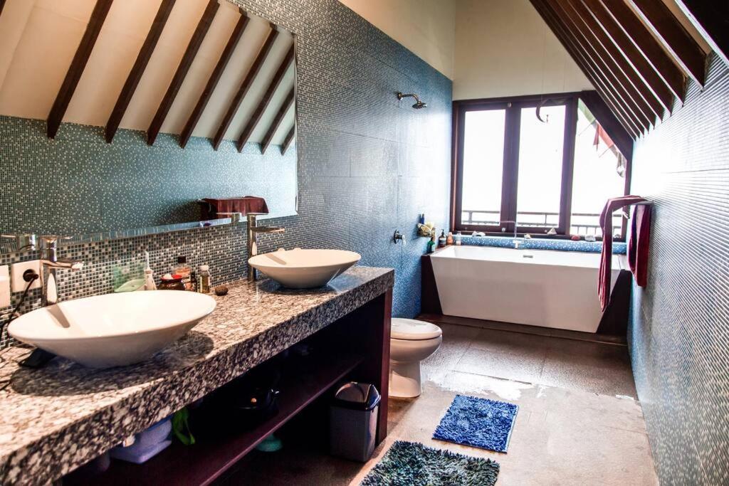 Villa photo 2
