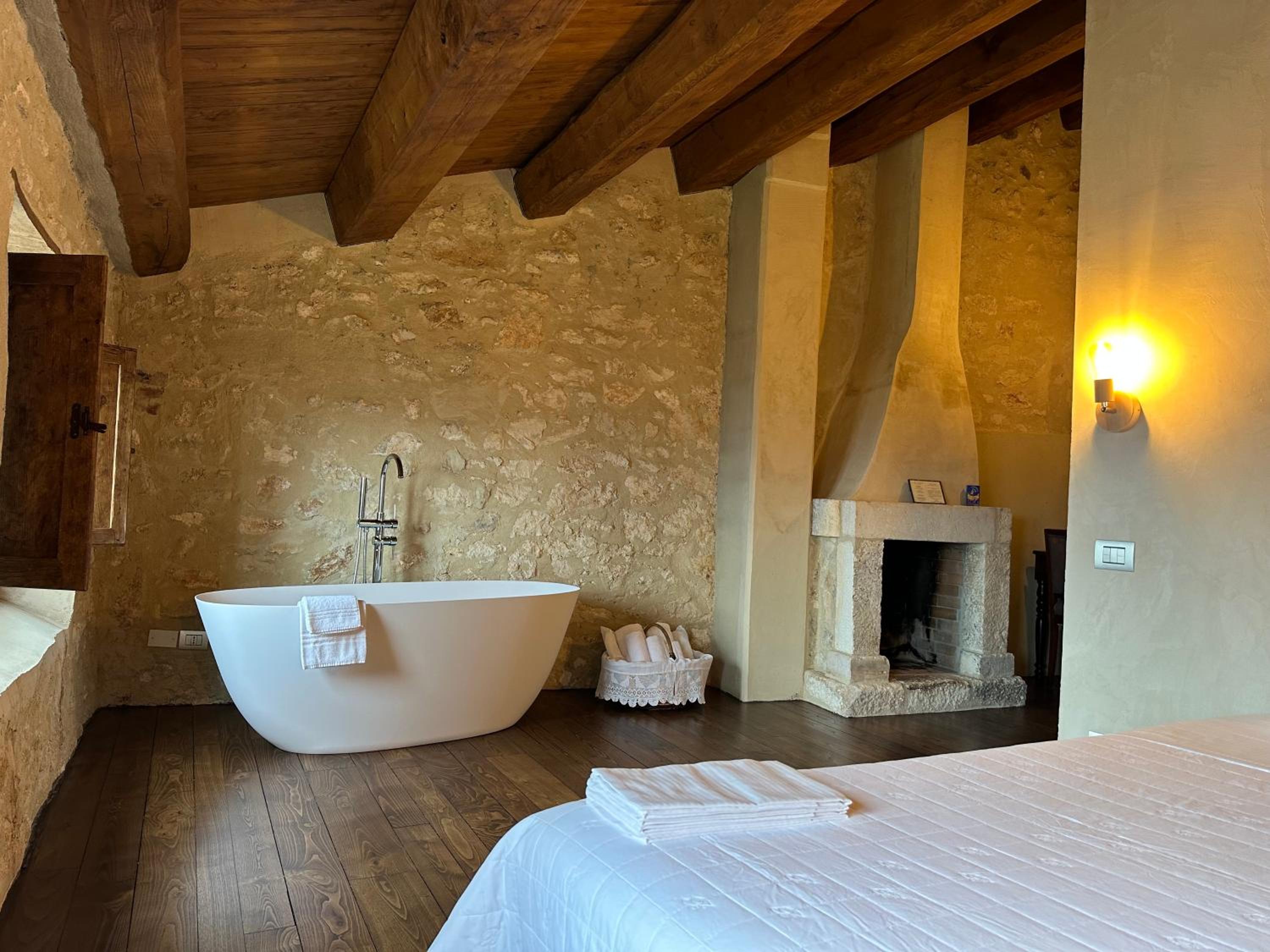 Suite with Mountain View - Photo 2