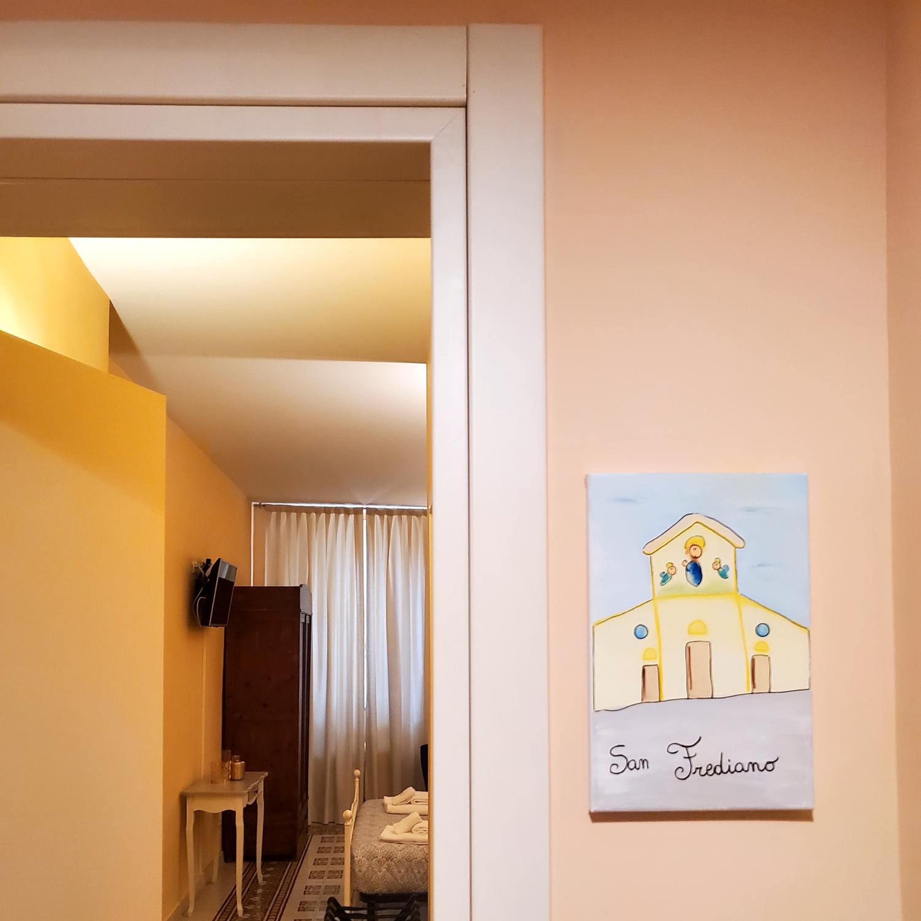 Deluxe Room - Photo 16