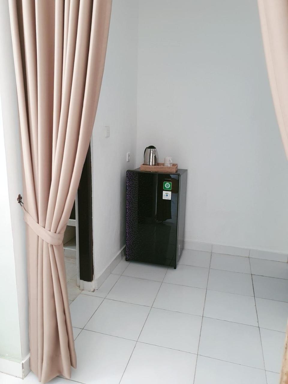 Standard King Room - Photo 7