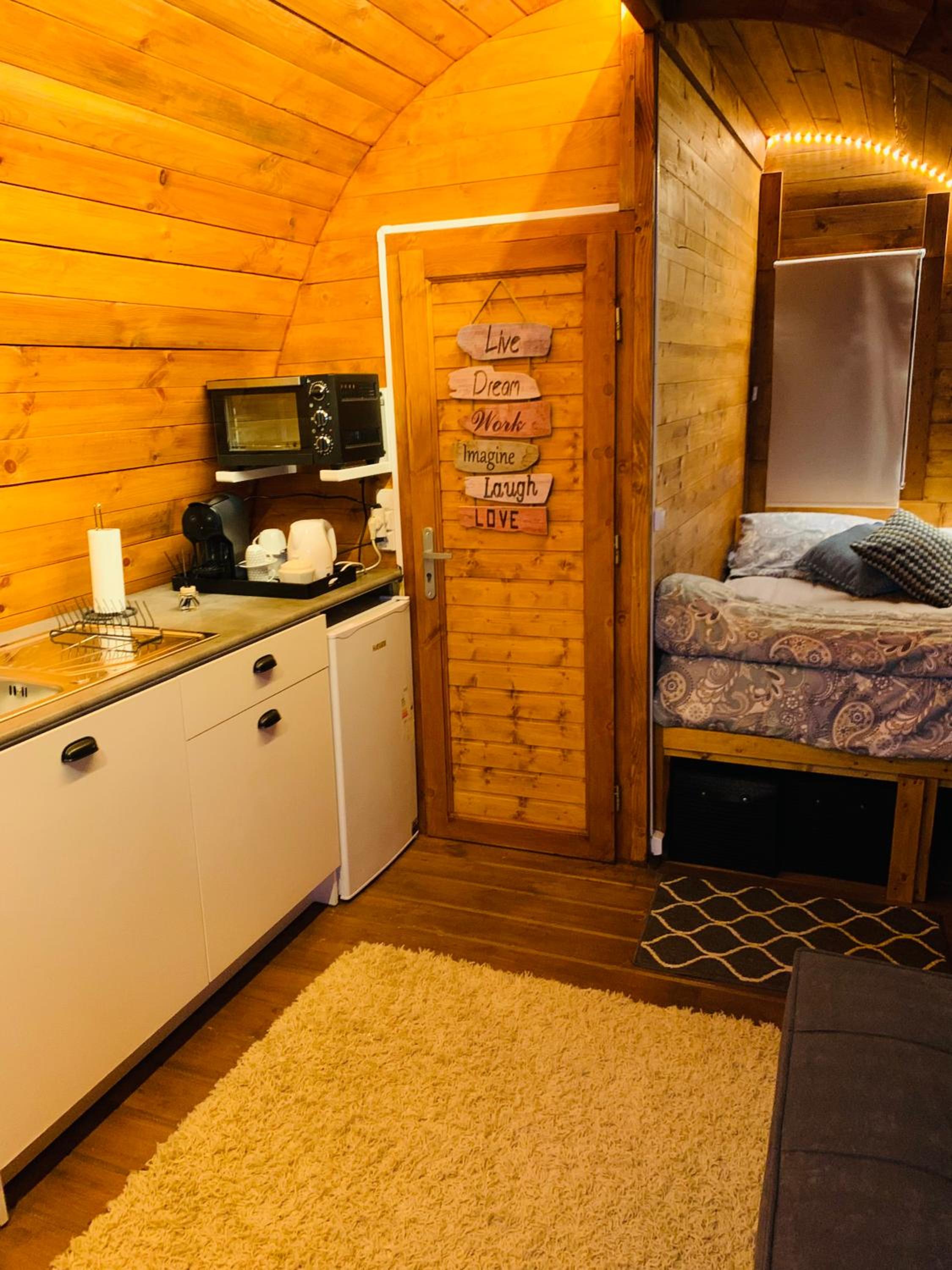 Mobile Home photo 1