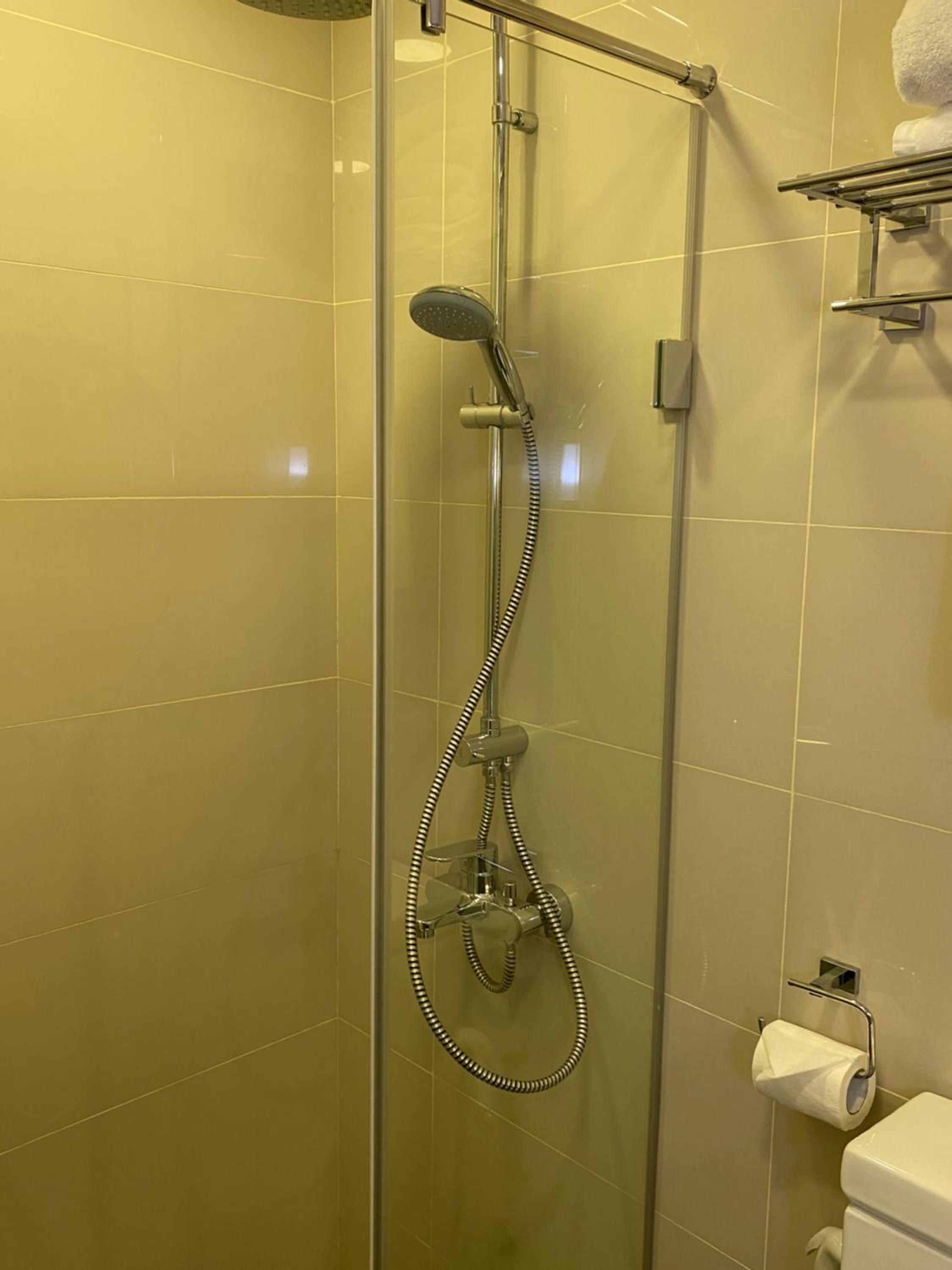 Standard Double Room (Free Return Airport Transfer and 10% off on Food & Beverage) - Photo 14