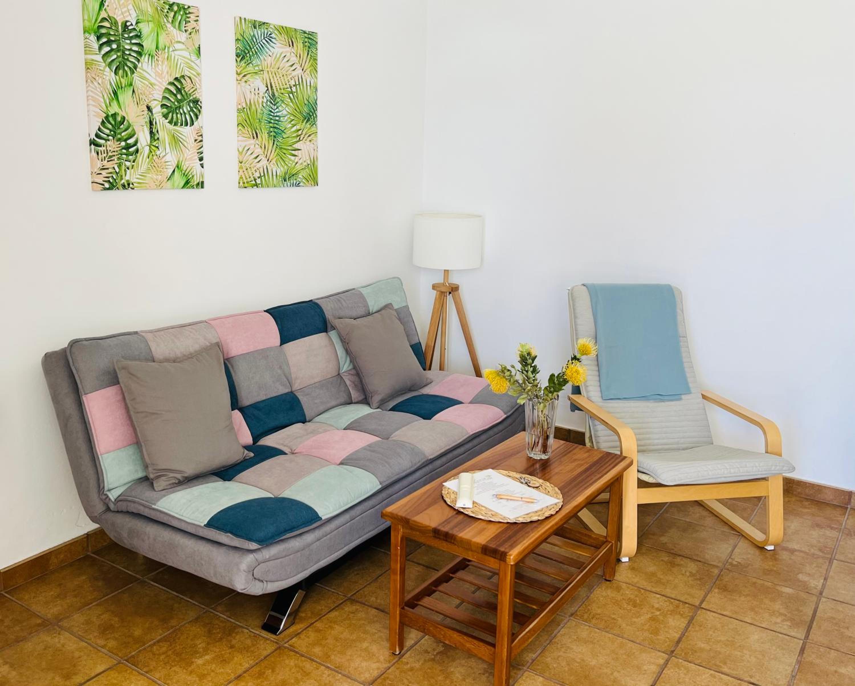 One-Bedroom Apartment - Photo 6