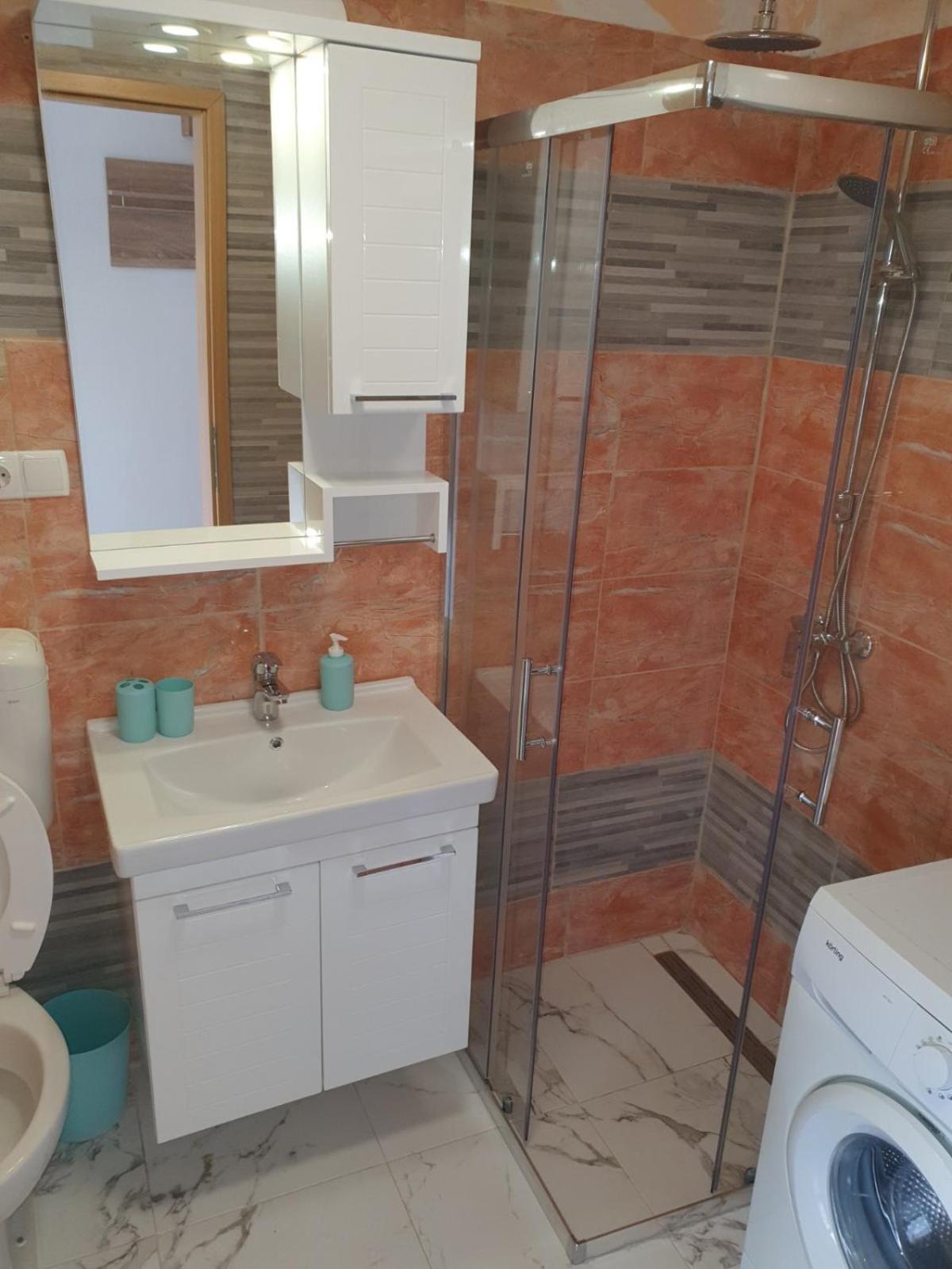 One-Bedroom Apartment - Photo 12