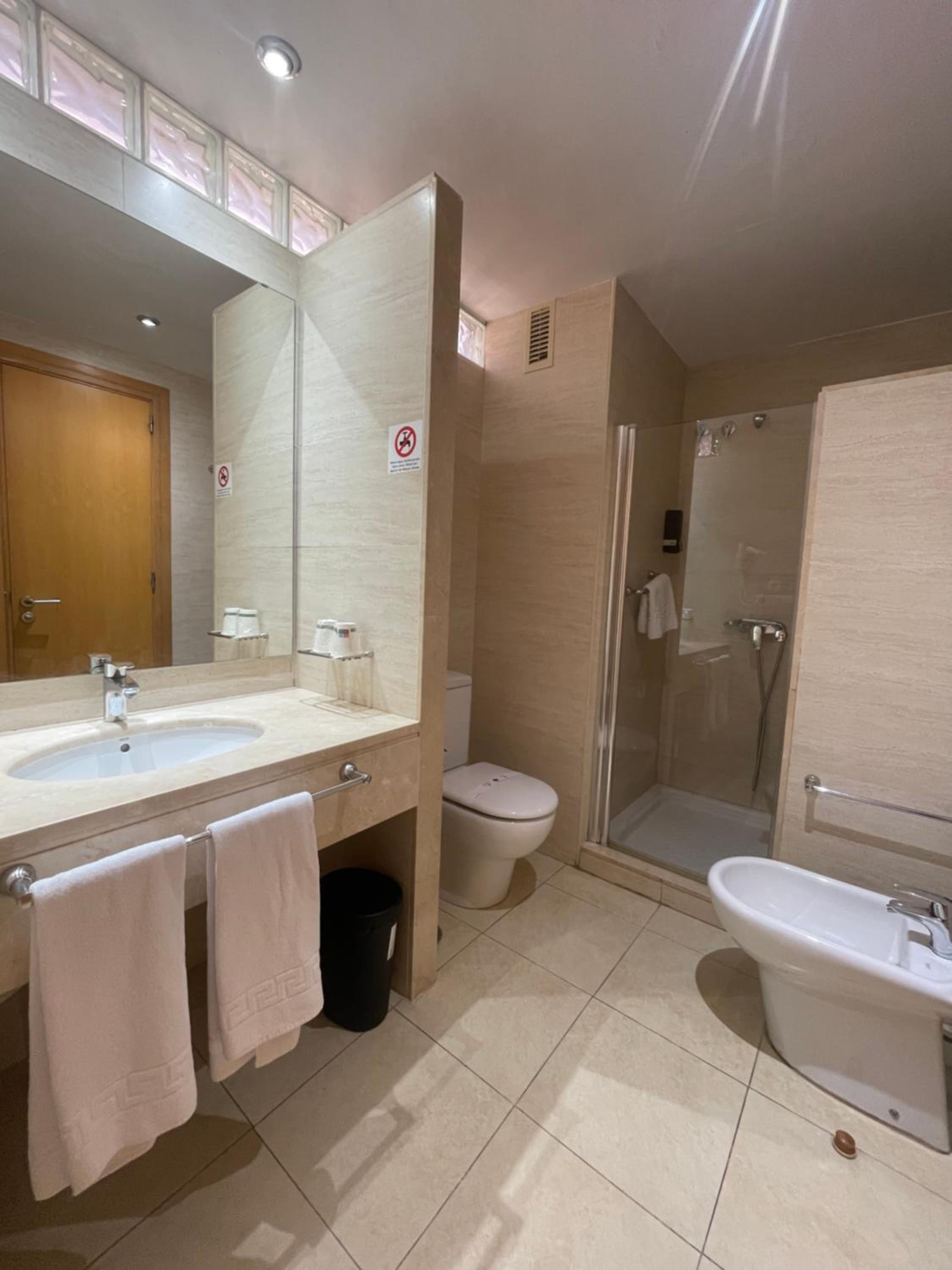 One-Bedroom Apartment (2 Adults + 2 Children) thumbnail 6