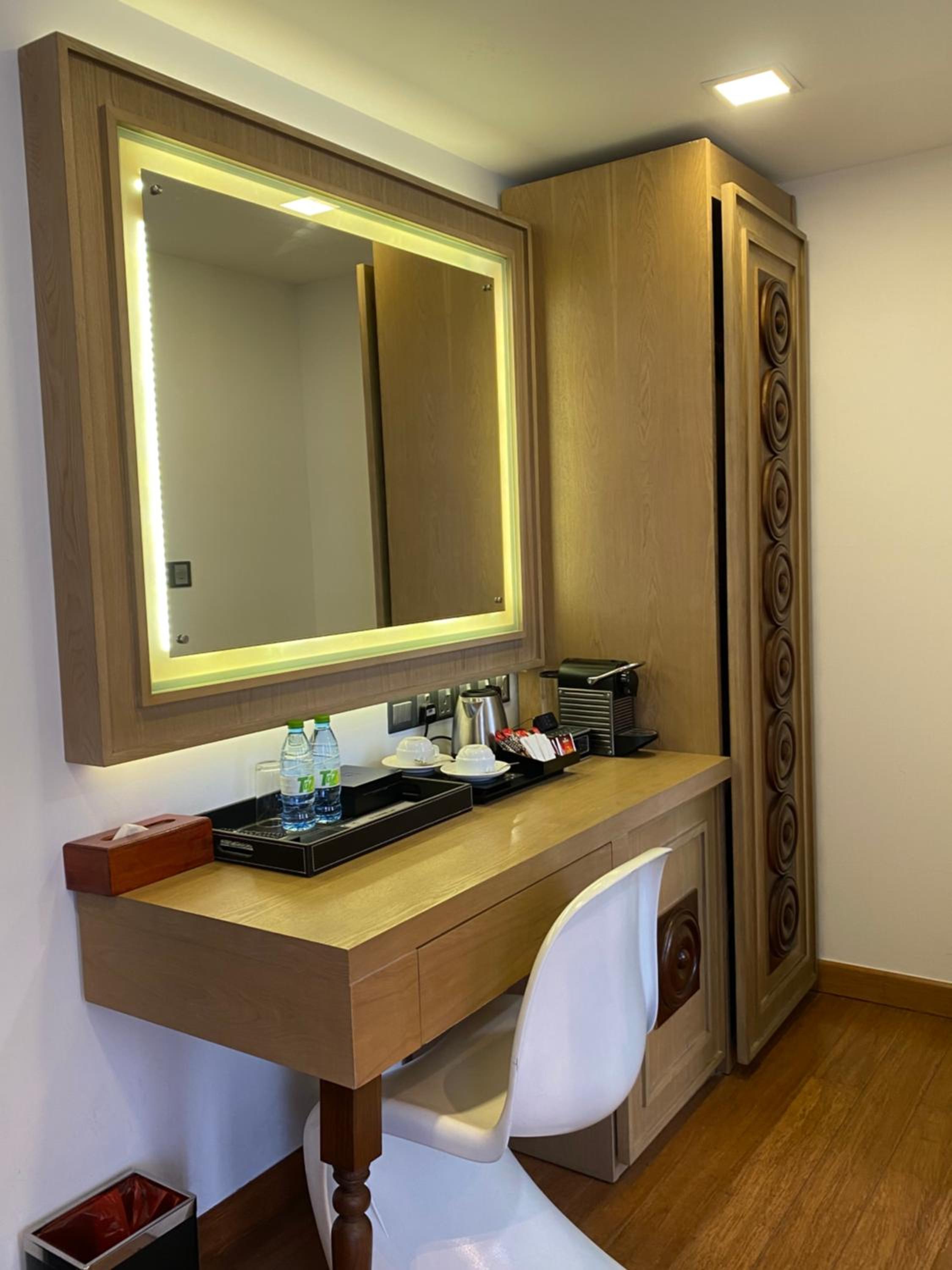 Deluxe Double Room with Balcony & Sea View (Free Return Airport Transfer and 10% off on Food & Beverage) - Photo 6