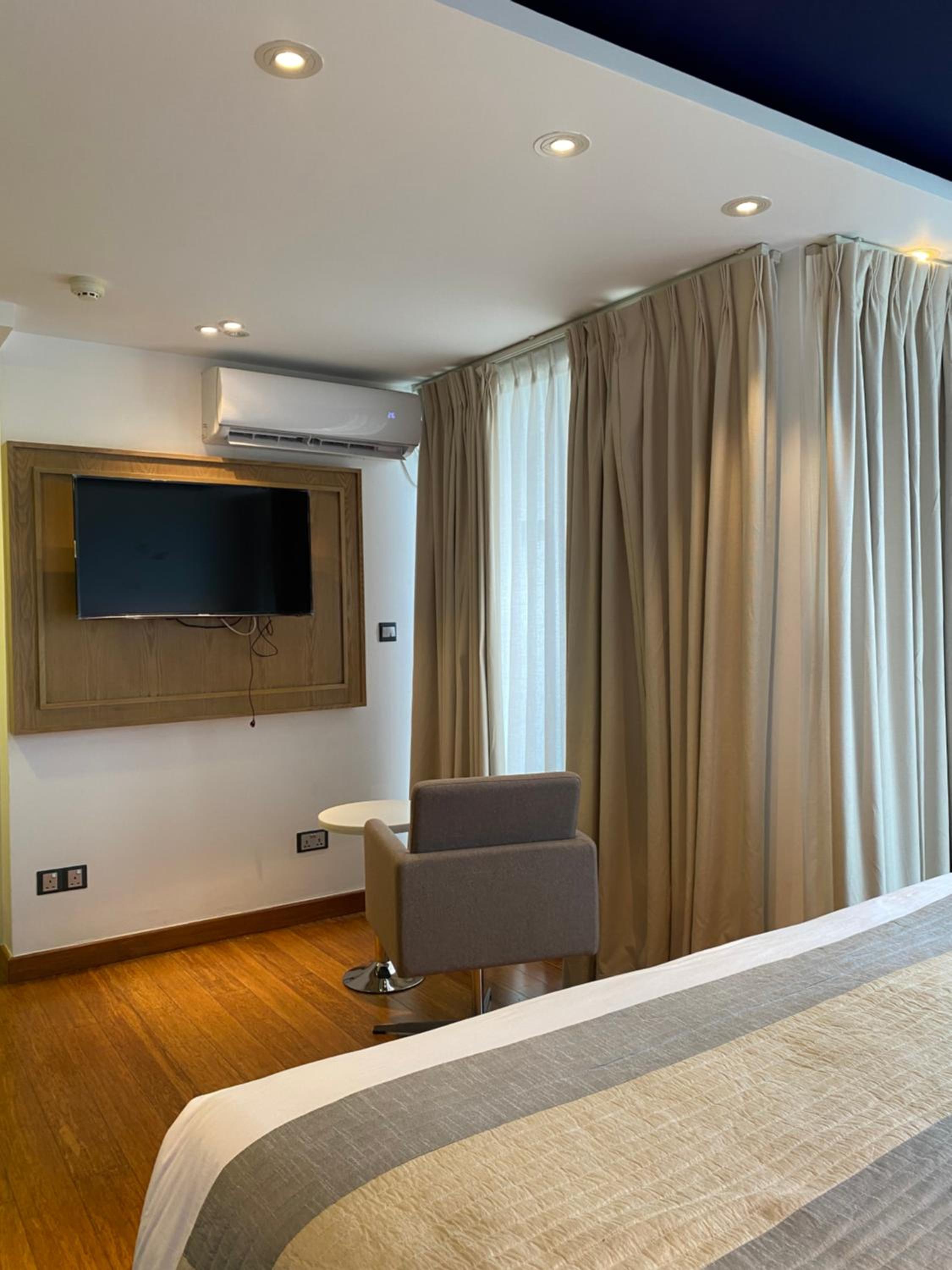 Deluxe Double Room with Balcony & Sea View (Free Return Airport Transfer and 10% off on Food & Beverage) - Photo 12