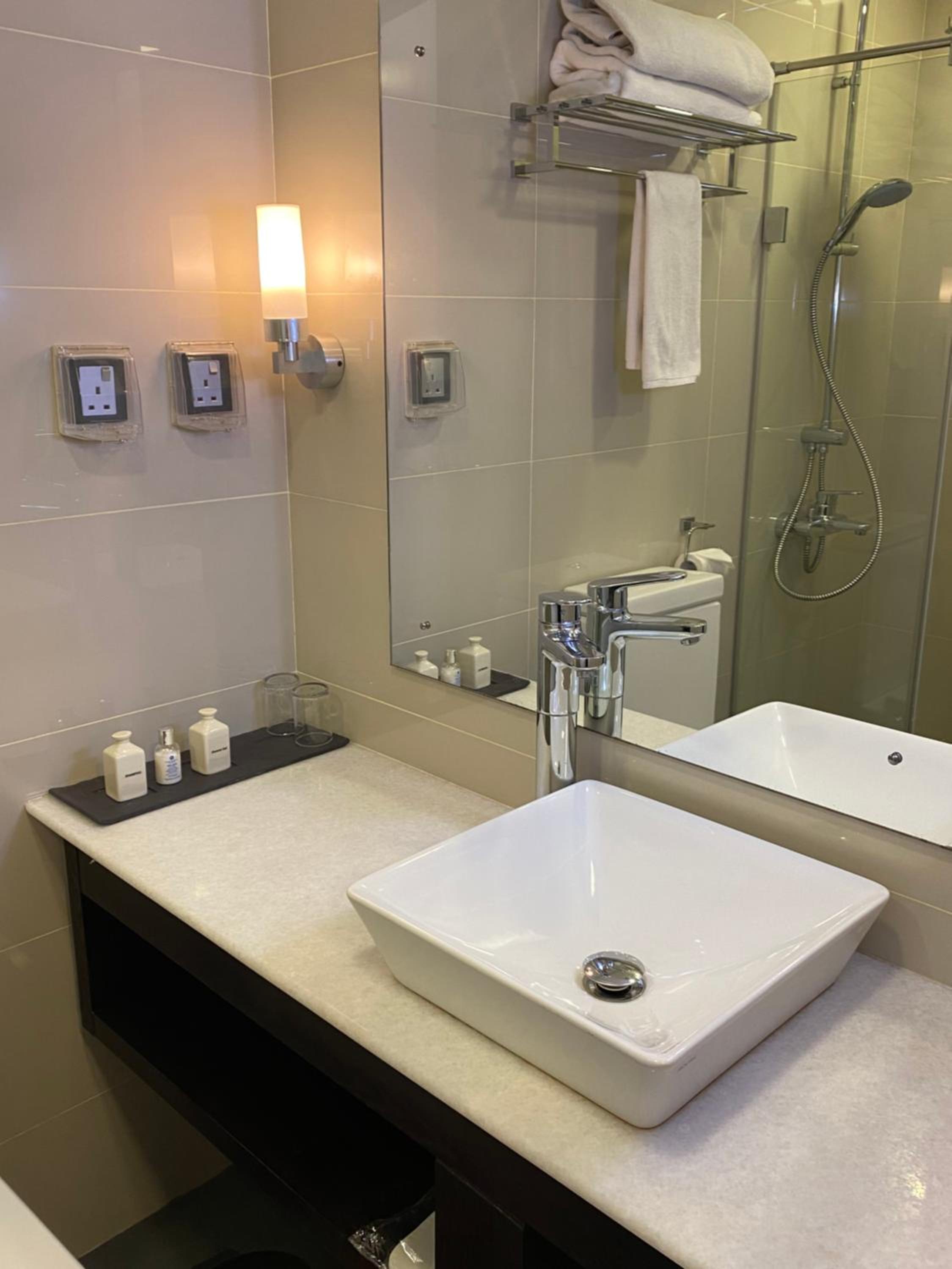 Standard Double Room (Free Return Airport Transfer and 10% off on Food & Beverage) - Photo 3