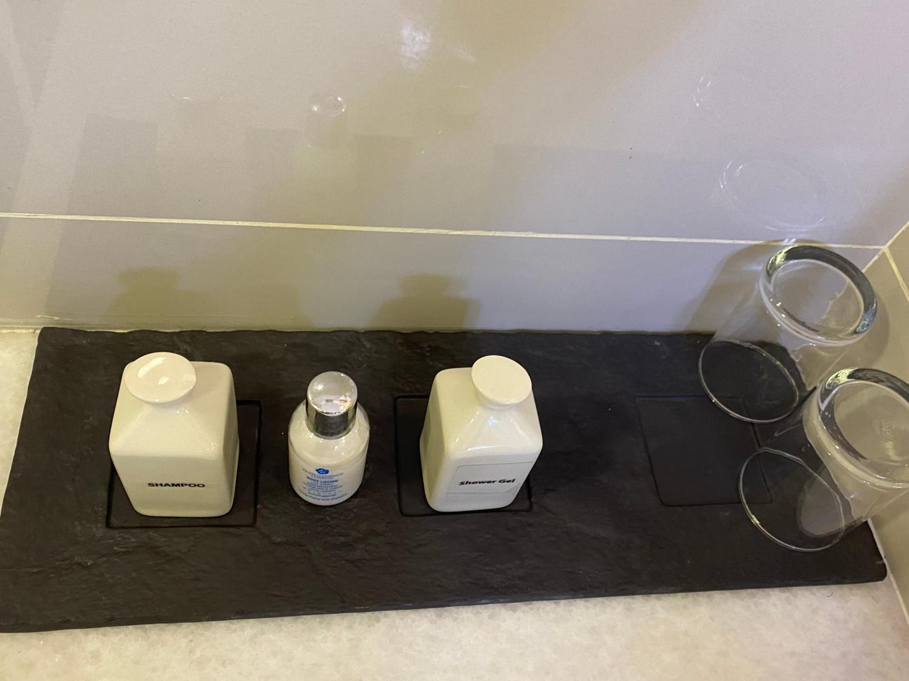 Standard Double Room (Free Return Airport Transfer and 10% off on Food & Beverage) - Photo 12
