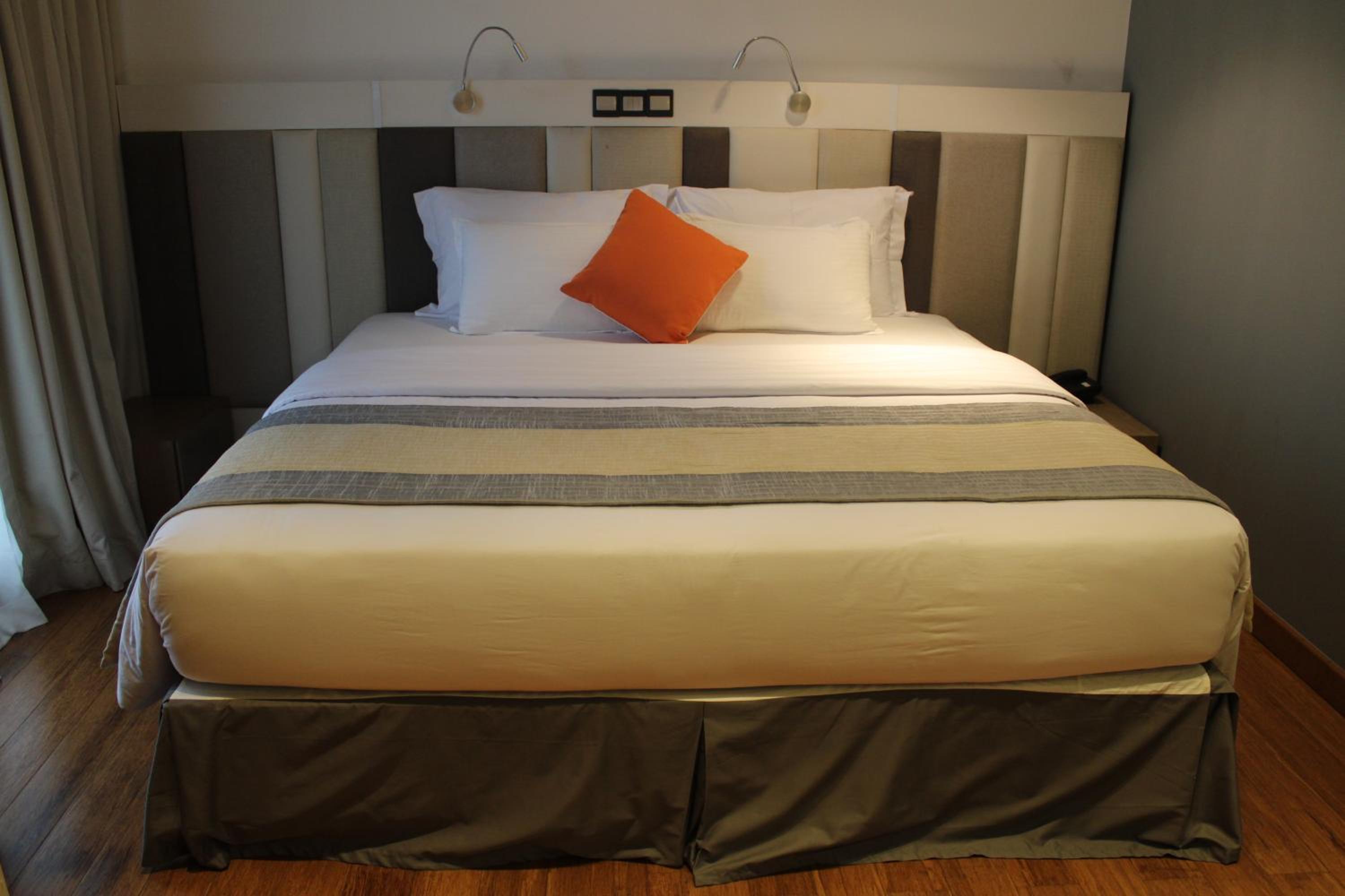 Standard Double Room (Free Return Airport Transfer and 10% off on Food & Beverage) - Photo 7