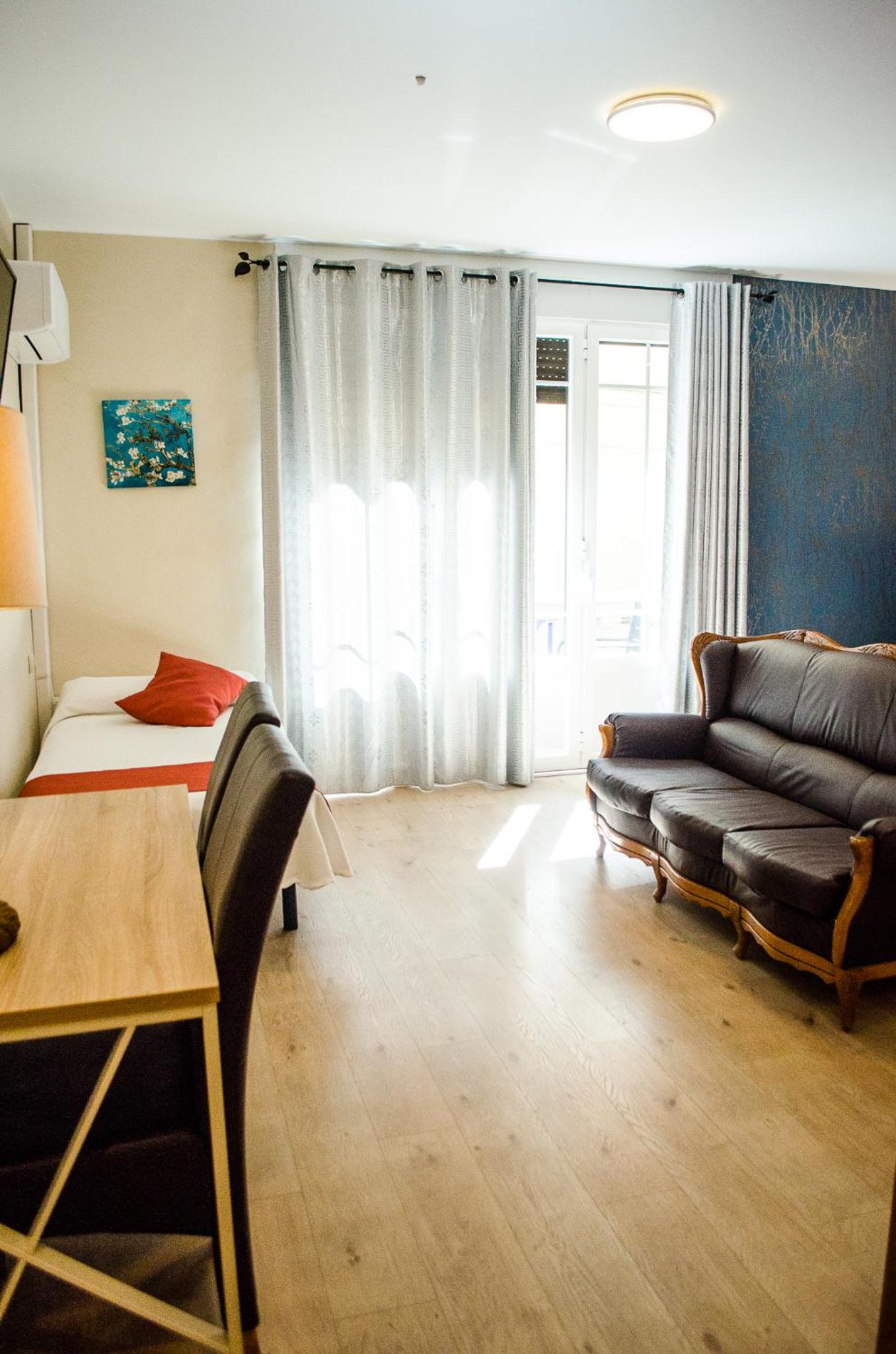 Deluxe Triple Room photo 3