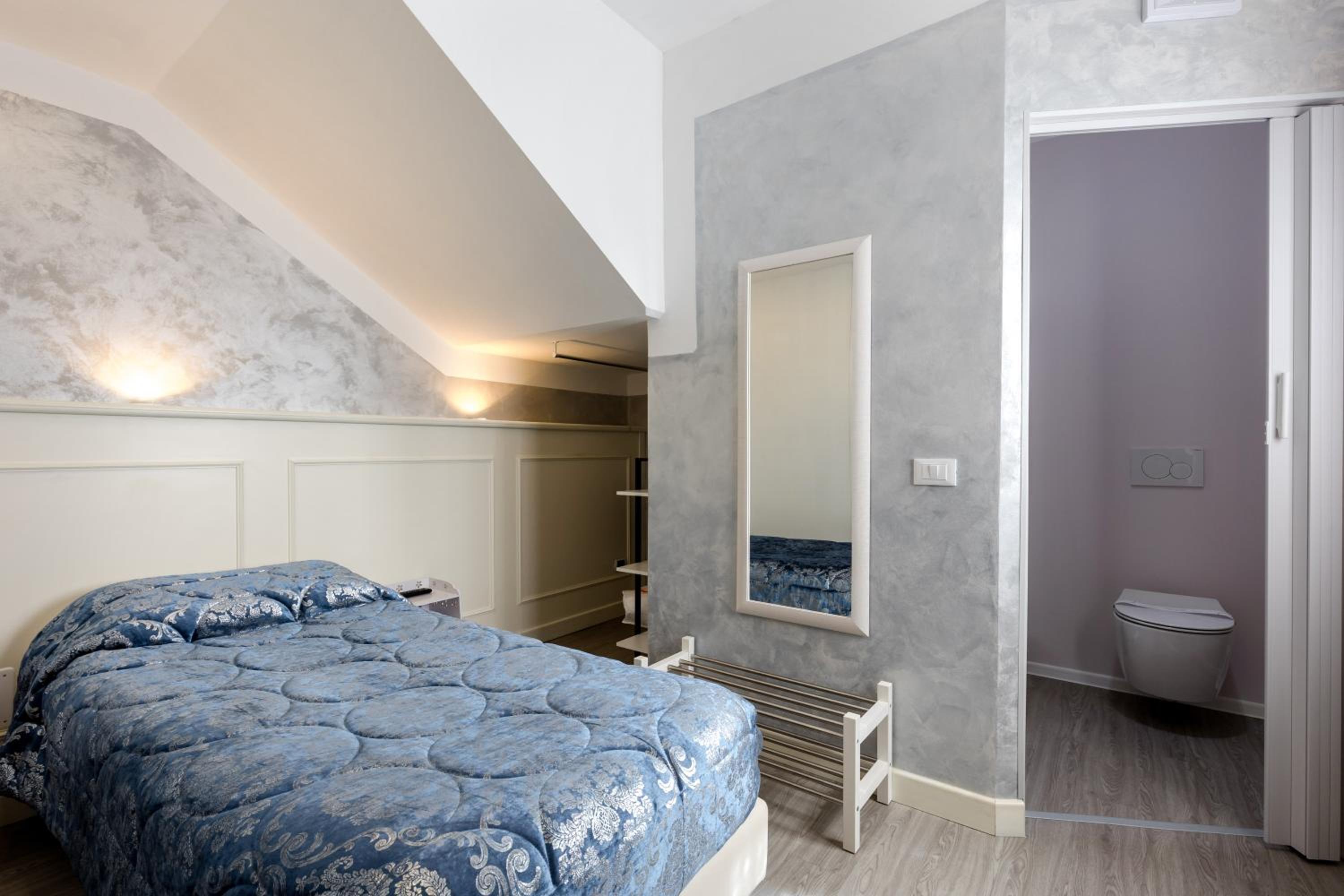 Camera Singola con Bagno Privato