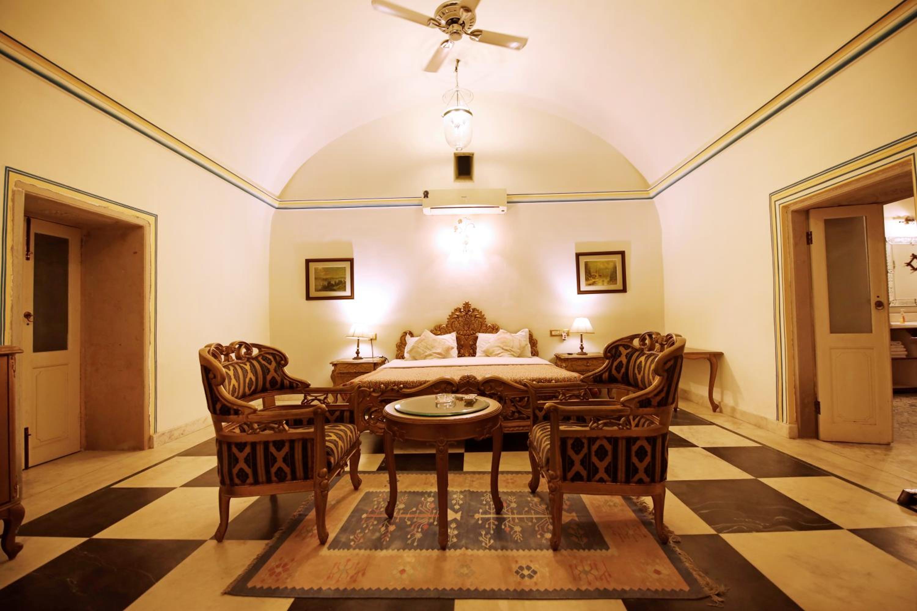 King Room - Free early check in by 3 hours (subject to room availability),Complimentary welcome drink,10% discount on Food photo 1