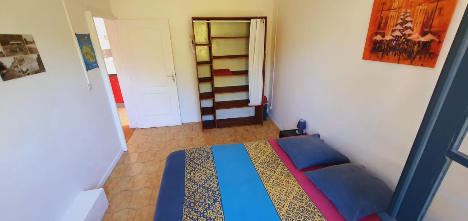 Apartment with Terrace - Photo 10