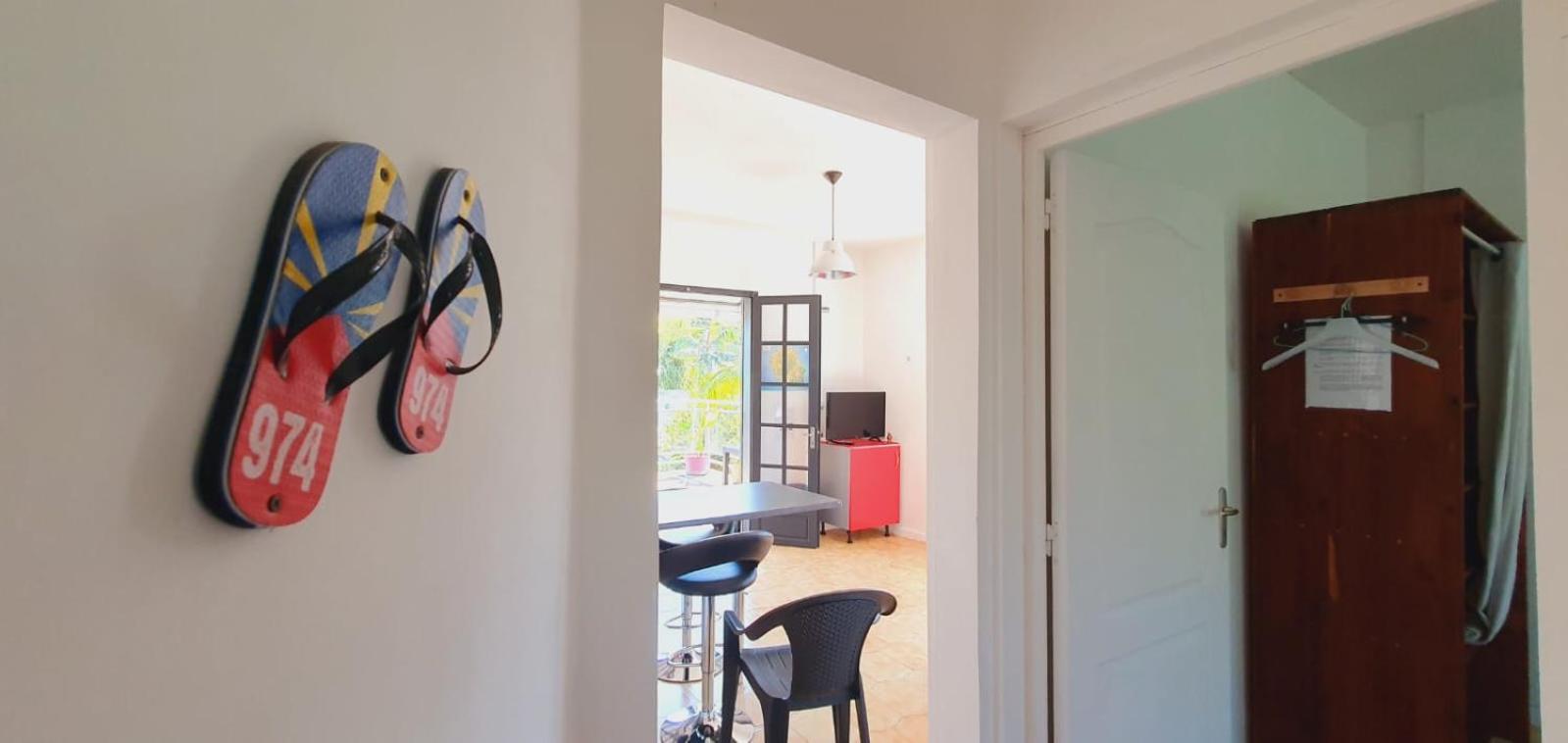 Apartment with Terrace - Photo 7
