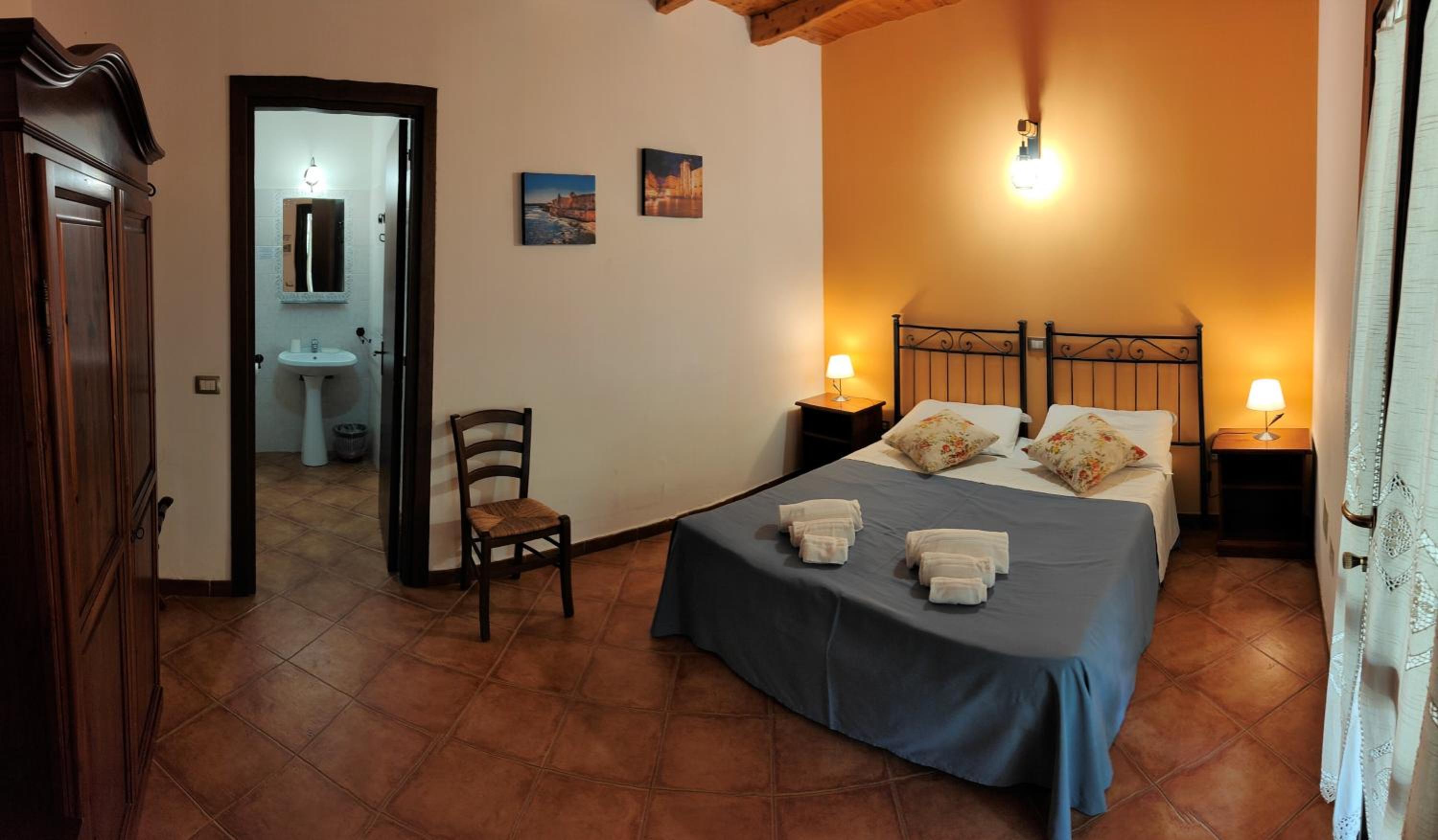Double Room with Patio photo 2