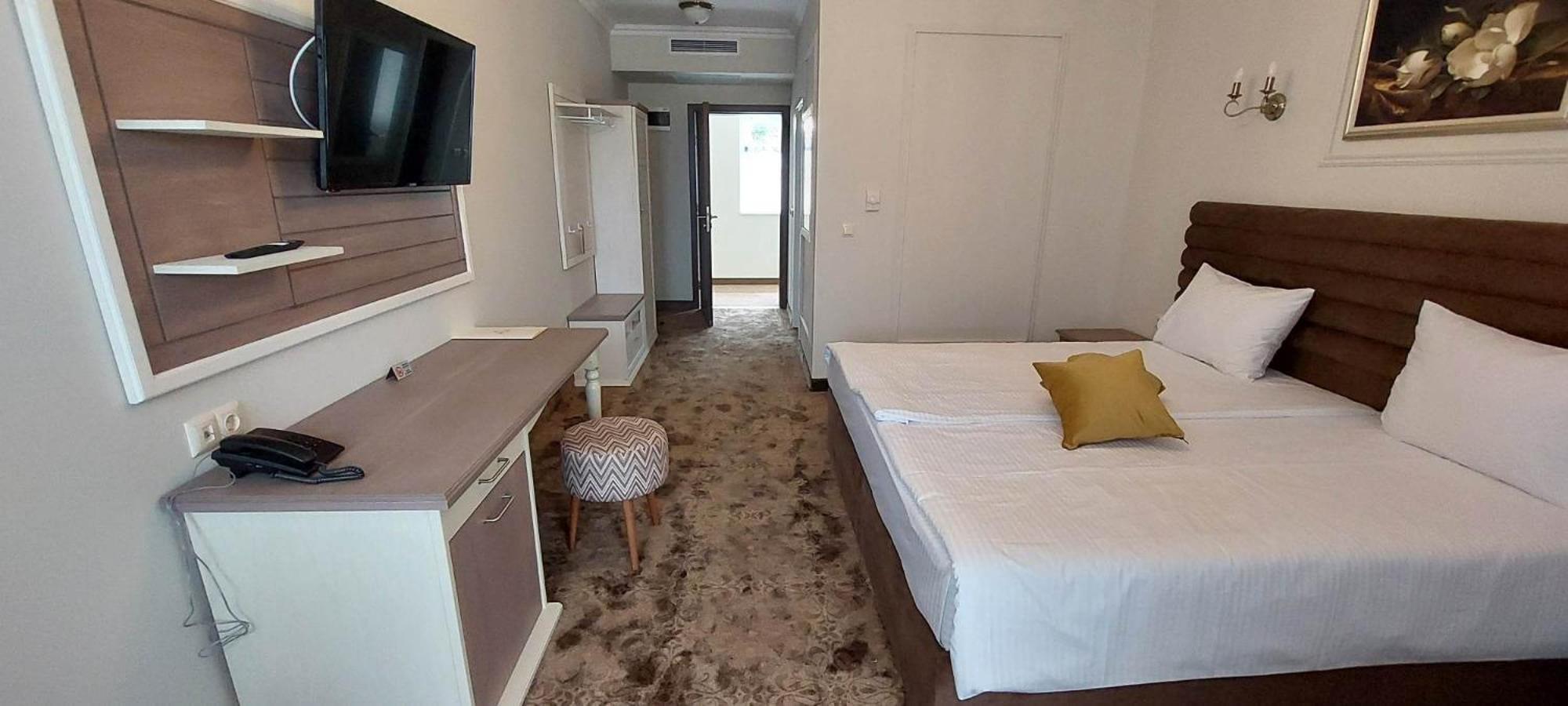 Deluxe Double Room - Photo 3