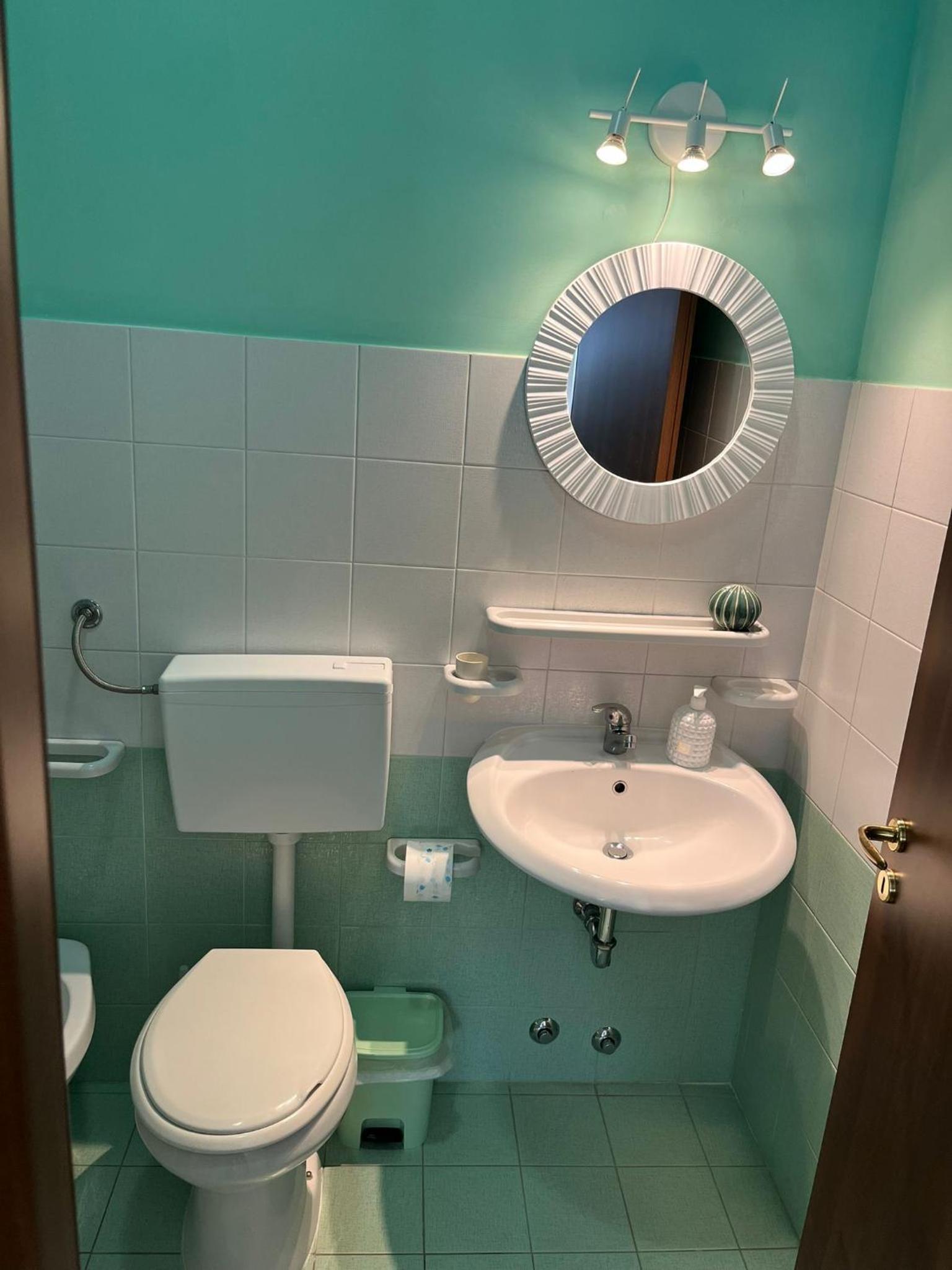 Family Room with Private Bathroom photo 2