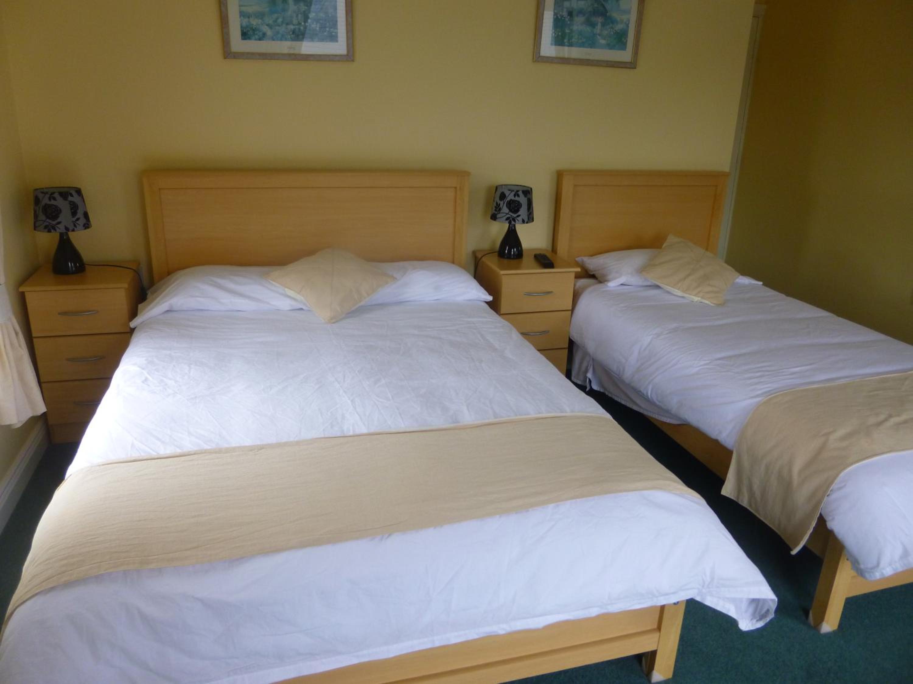 Standard Triple Room - Photo 8