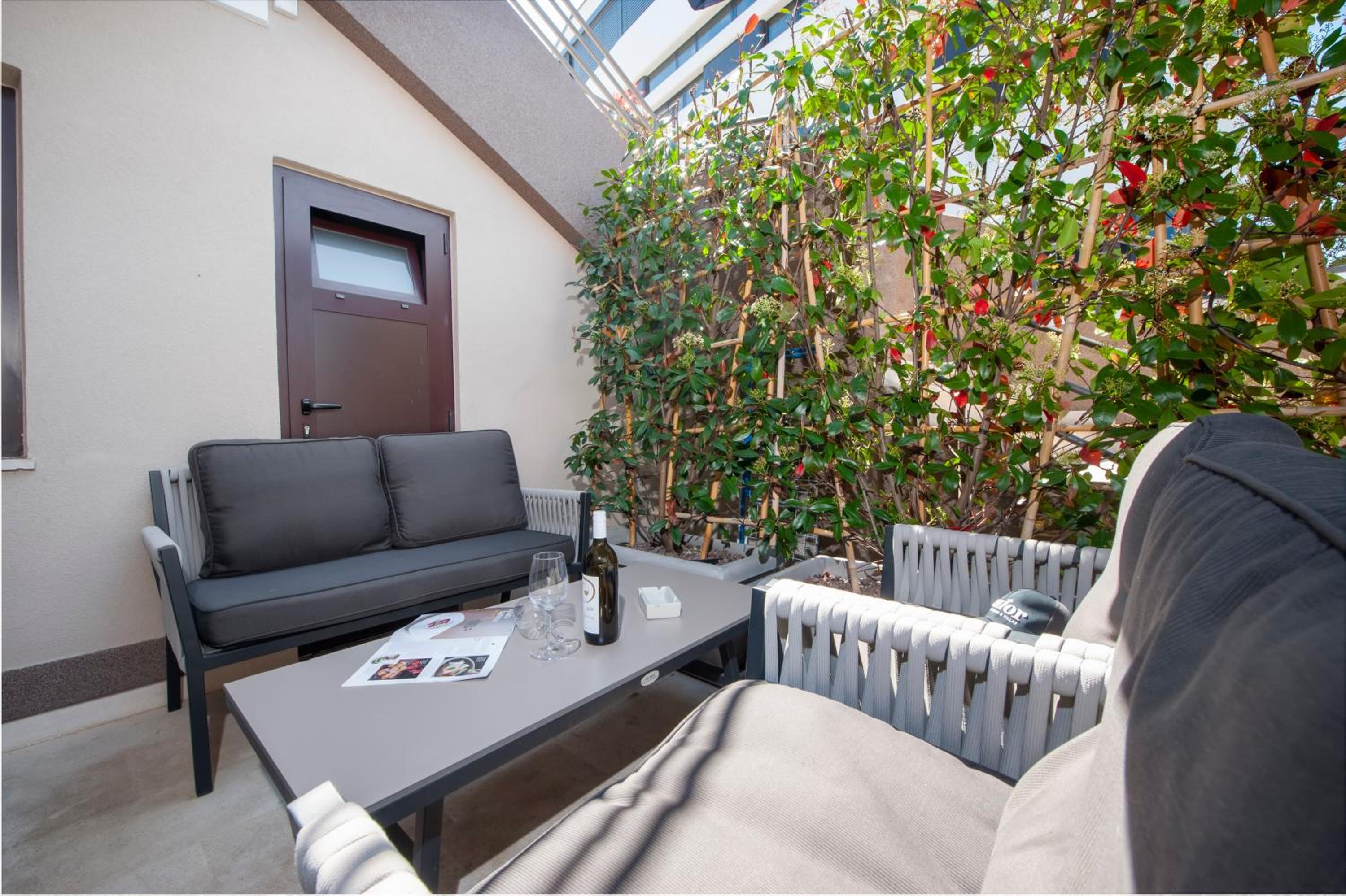 Apartment - Ground Floor - Photo 3