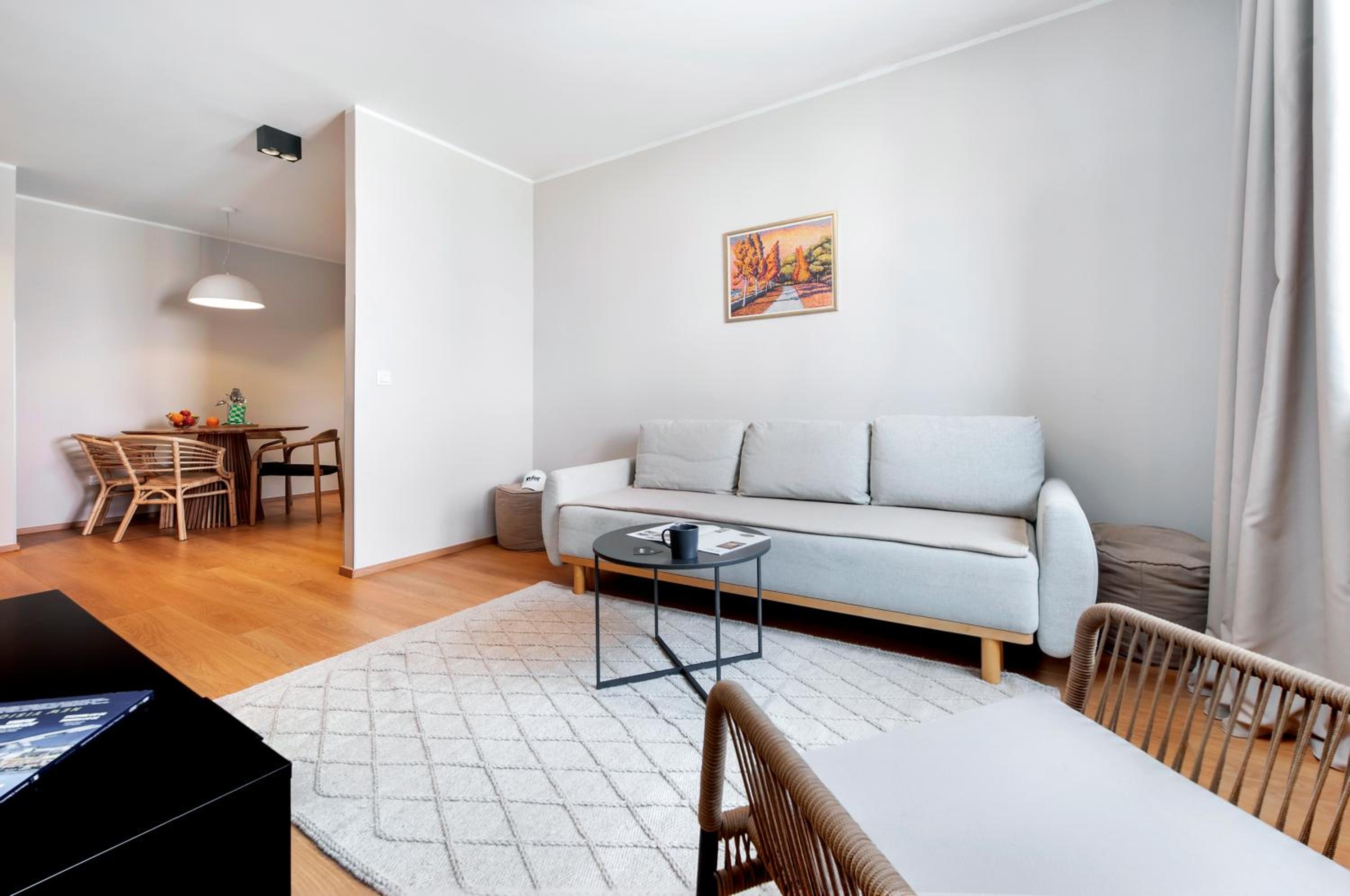 Apartment - Ground Floor - Photo 2