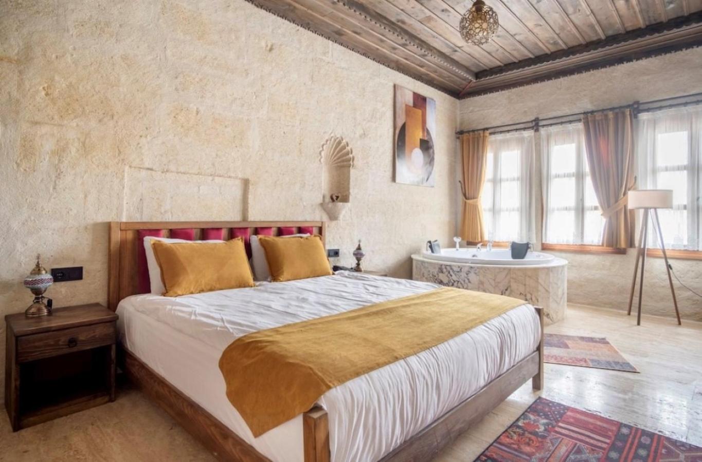 Deluxe Room - Photo 16