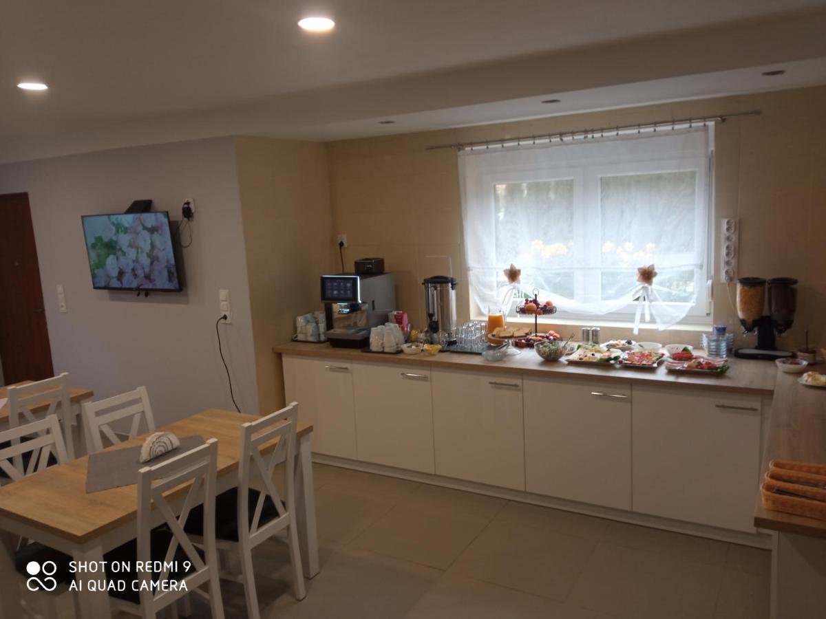 Deluxe Double Room with Balcony - Photo 6