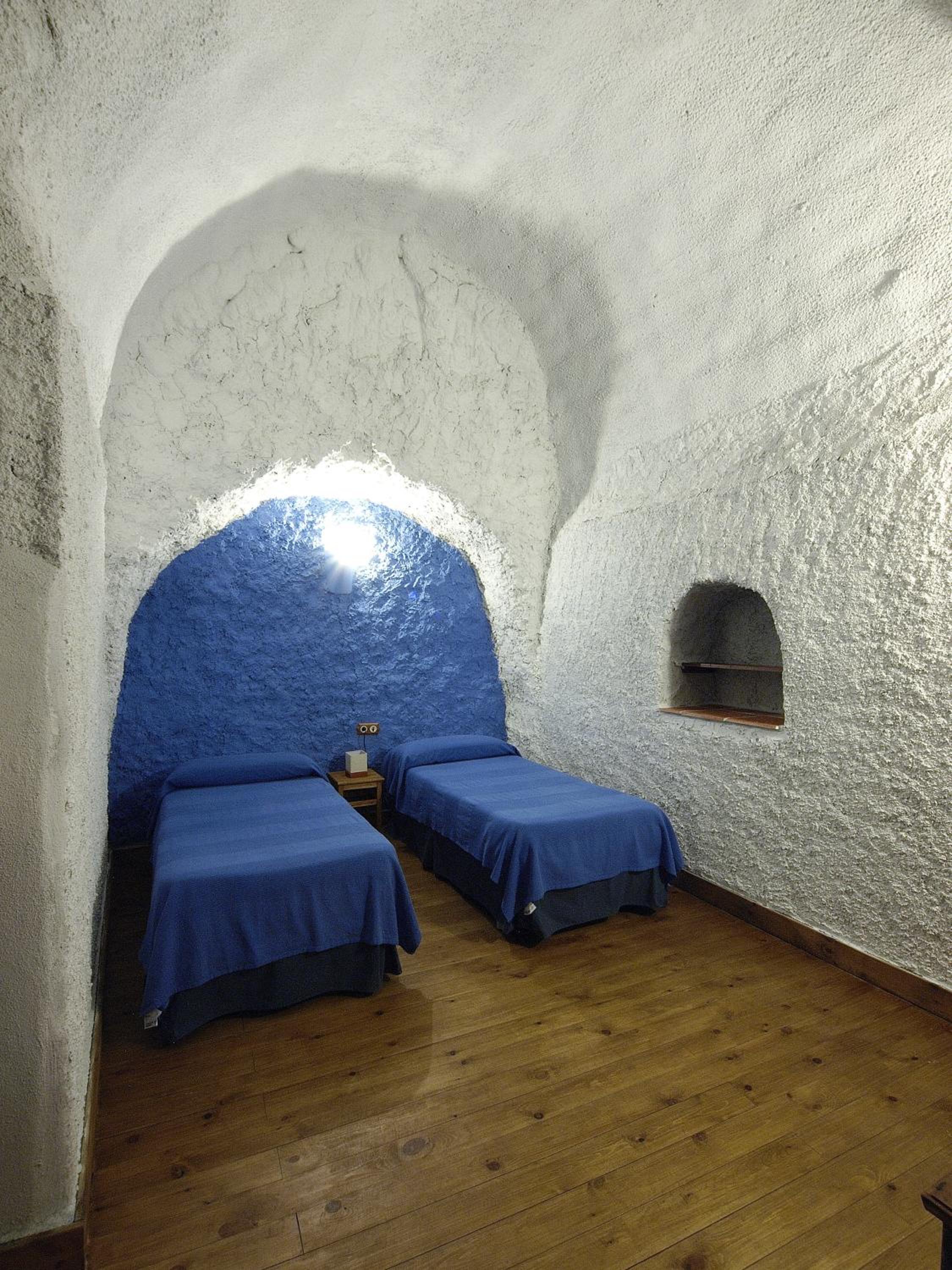Superior Cave One-Bedroom Apartment - Photo 11