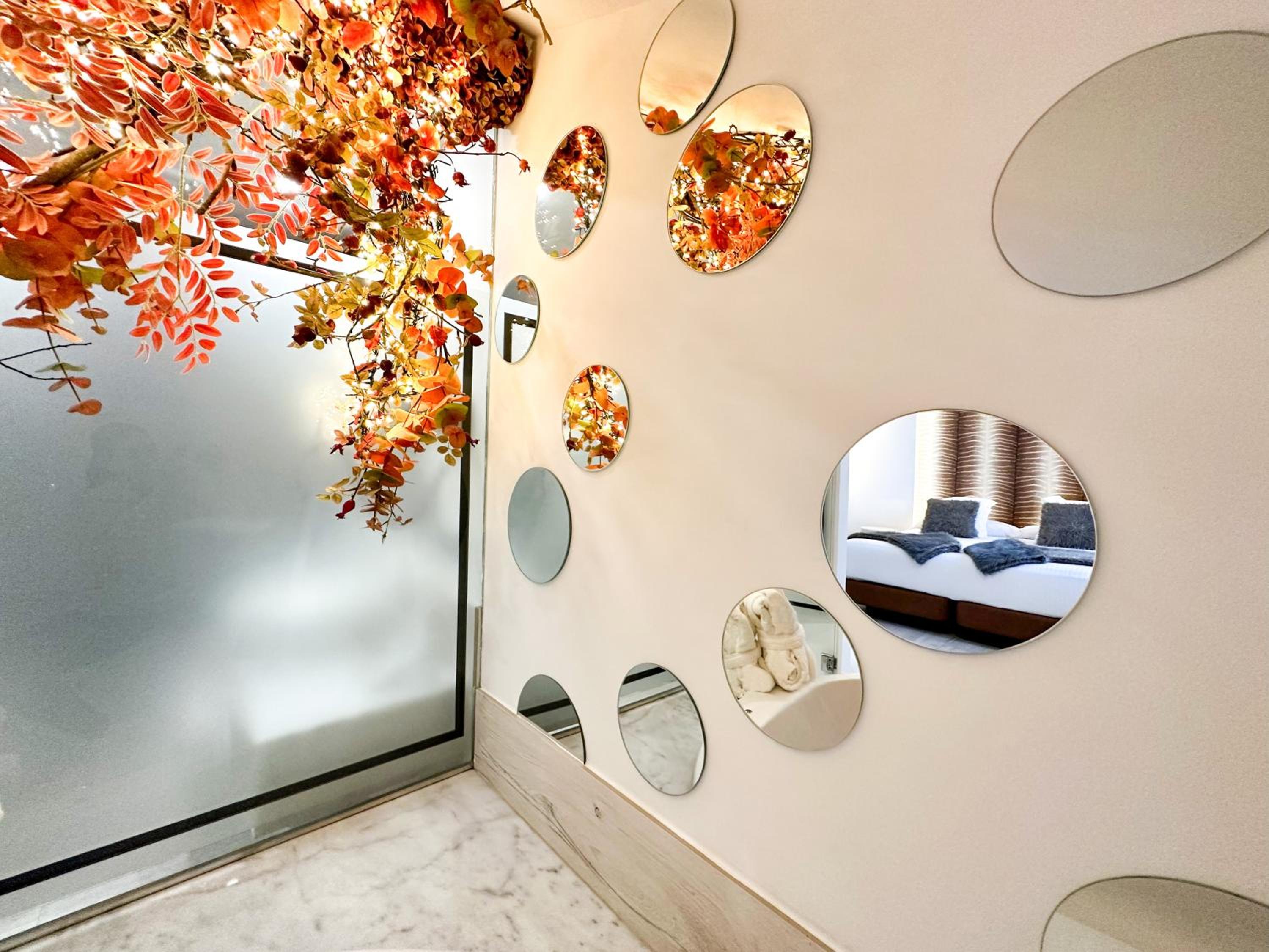 Double Room with Spa Bath - Photo 6