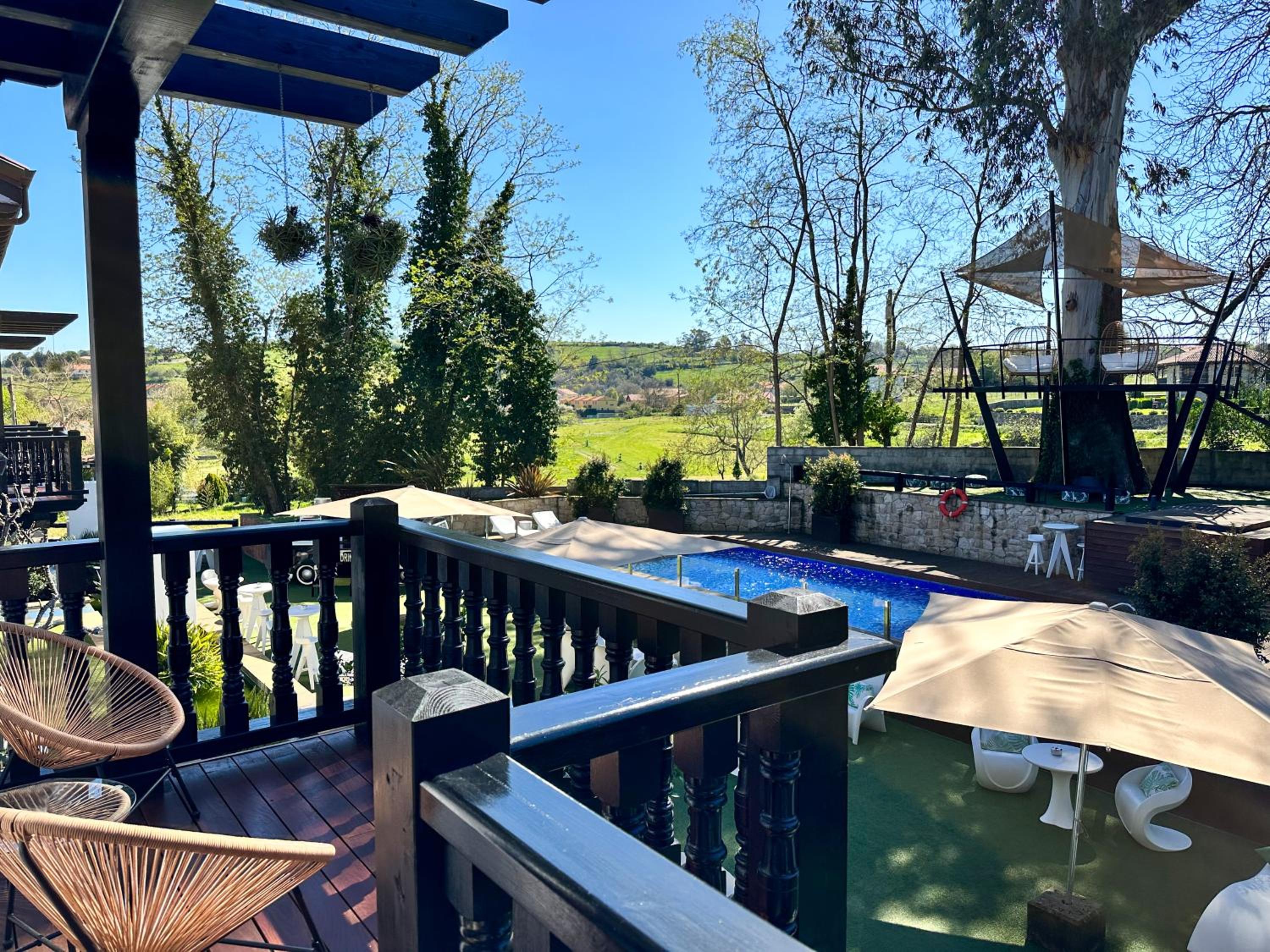 Superior Double Room with Spa Bath and Pool View - Photo 8