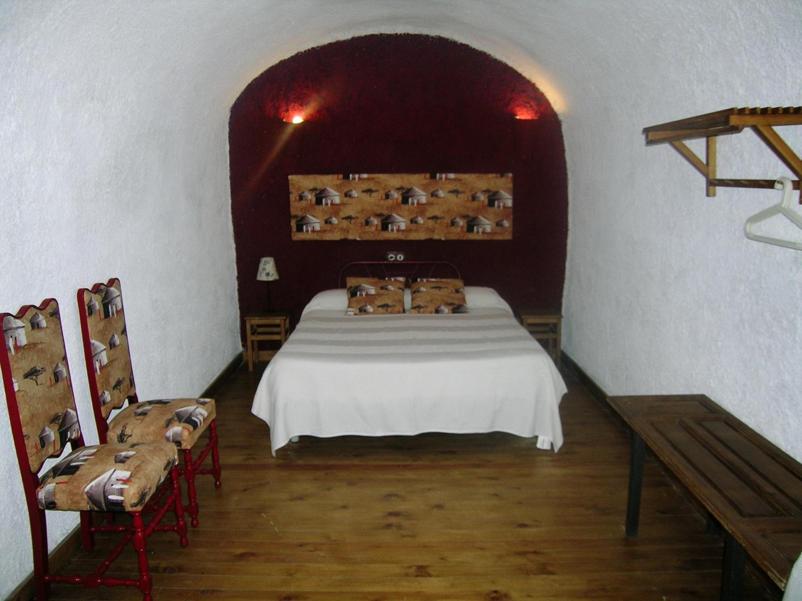 Superior Cave with Hot tub - Photo 60