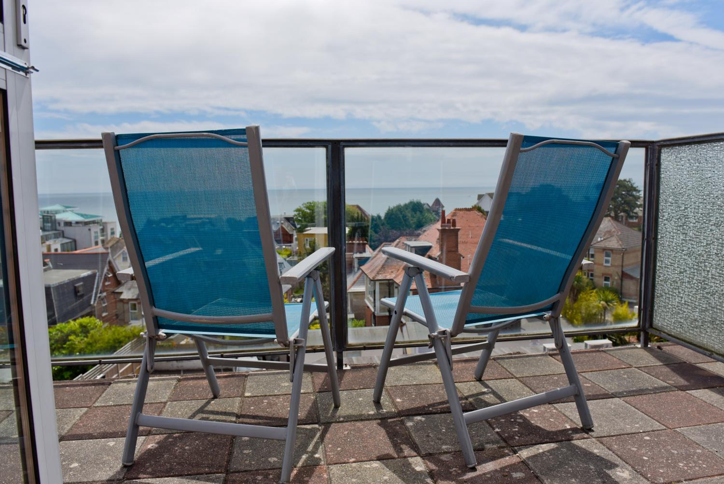 Double Room with Balcony and Sea View - Photo 2