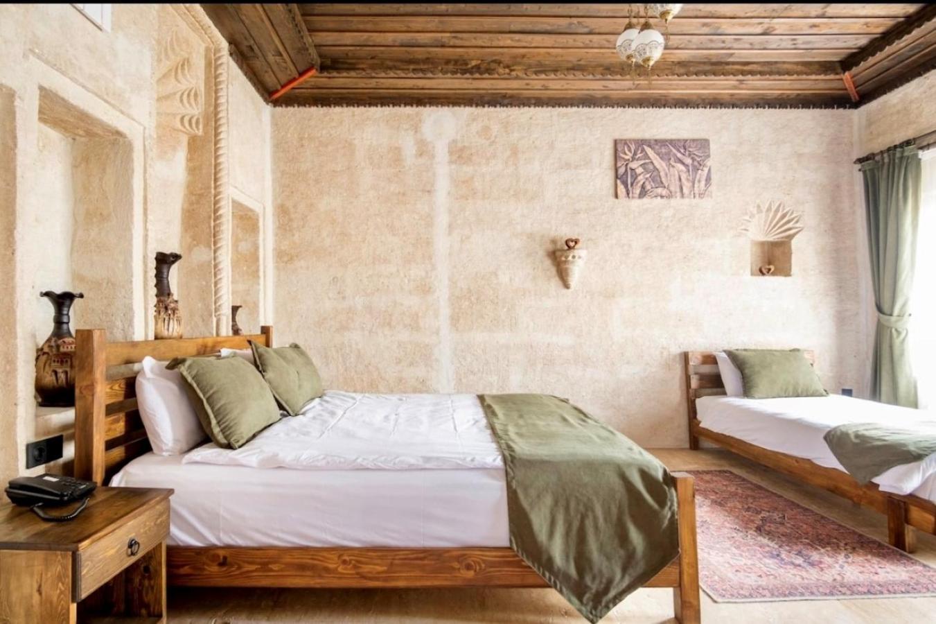 Quadruple Room - Photo 1