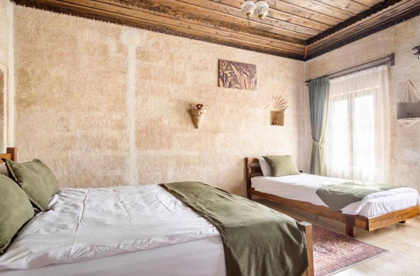Quadruple Room - Photo 12