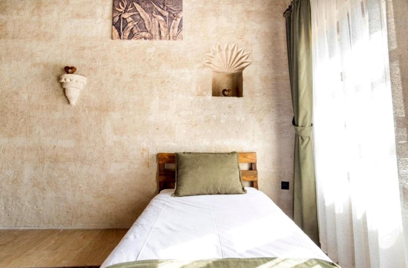 Quadruple Room - Photo 8