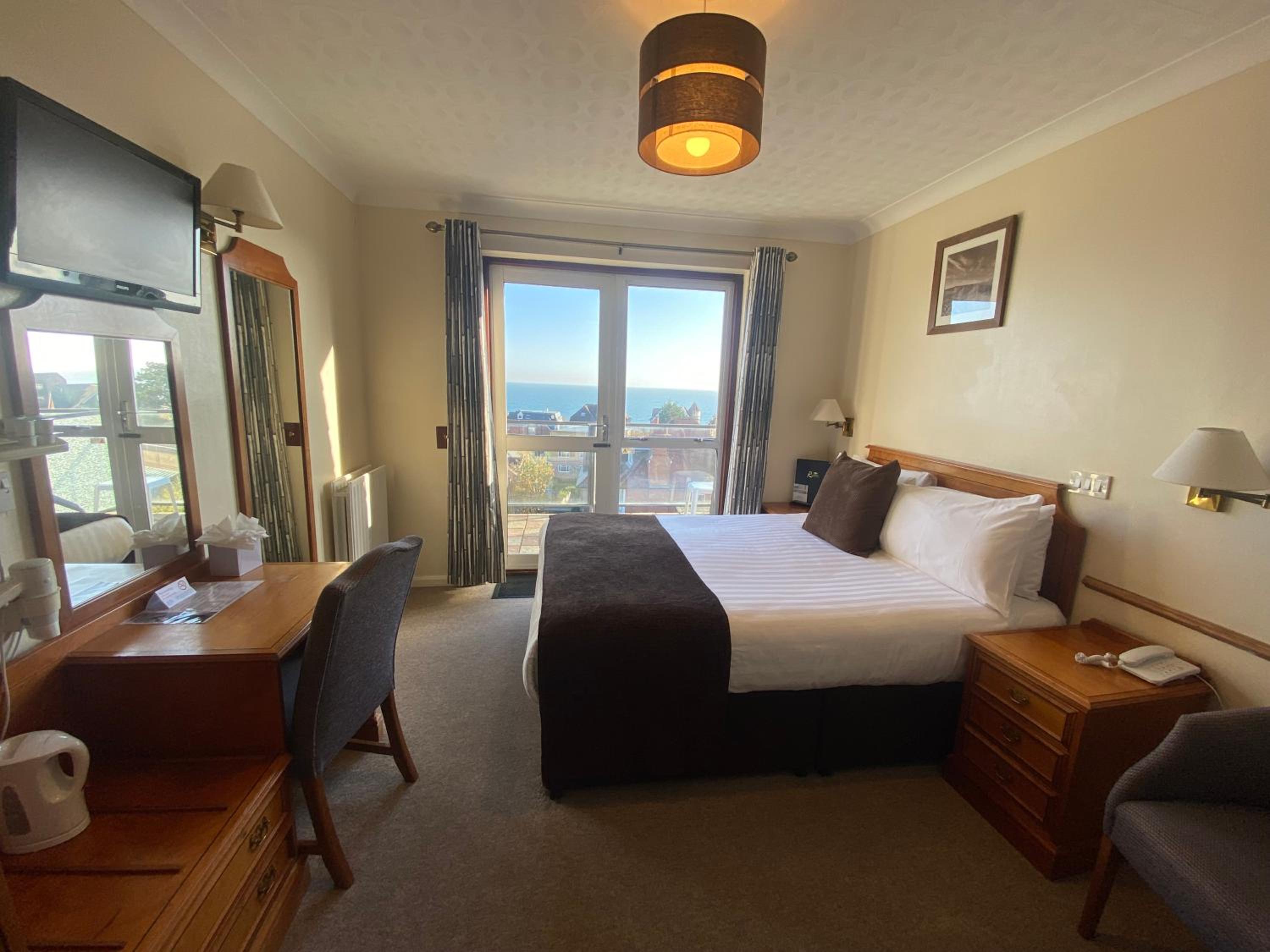 Double Room with Balcony and Sea View - Photo 1