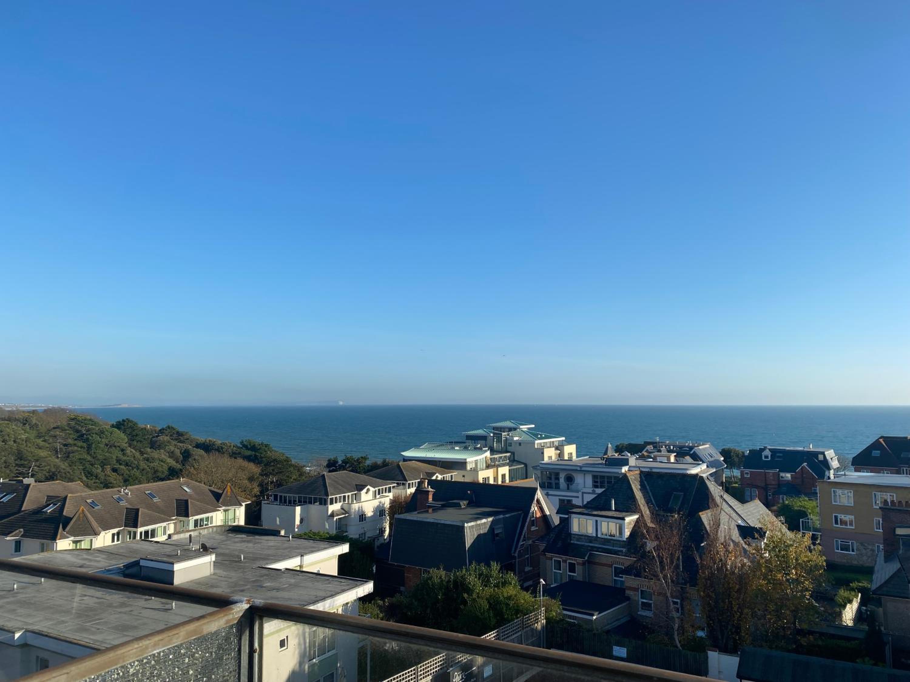 Double Room with Balcony and Sea View - Photo 3