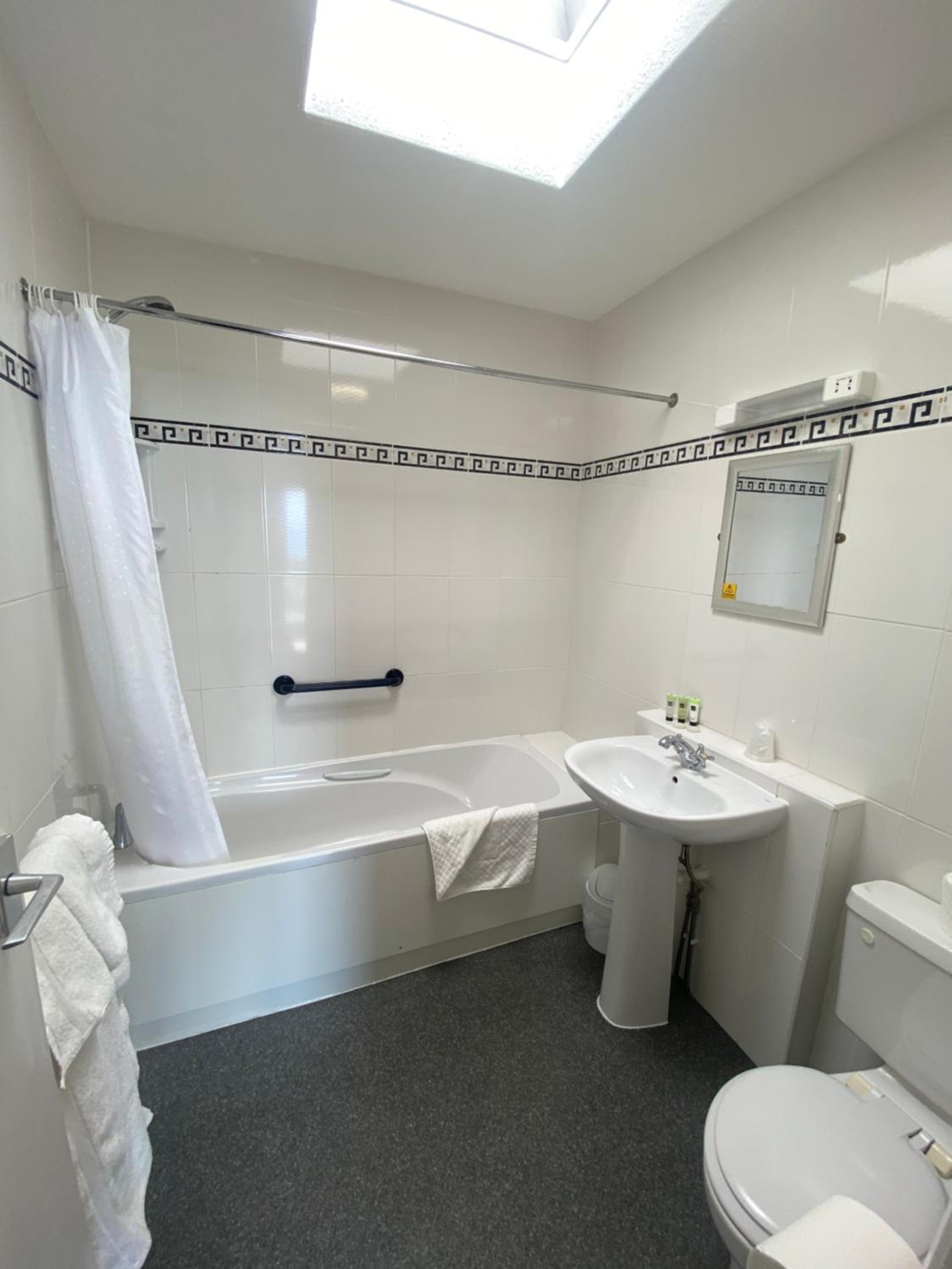Double Room with Balcony and Sea View - Photo 4
