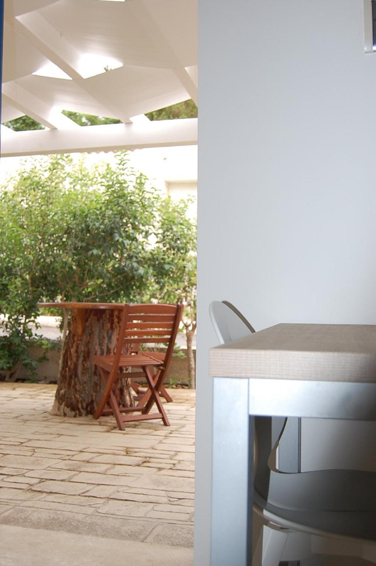 One-Bedroom Apartment - Photo 11