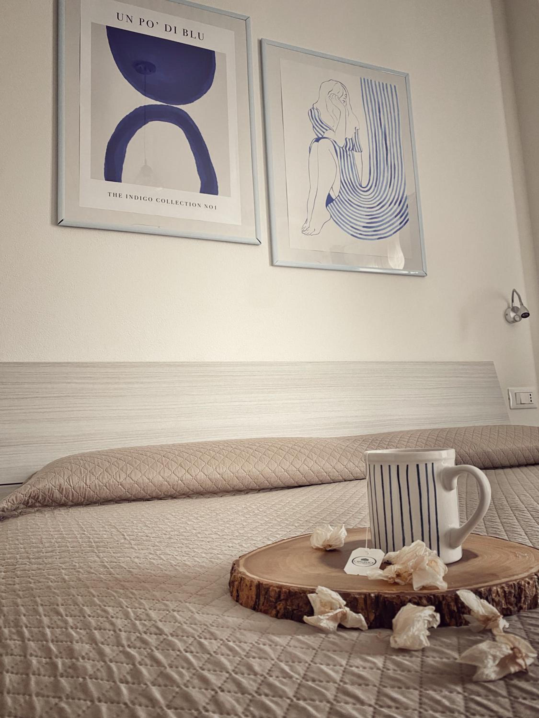 King Room with Balcony - Photo 7