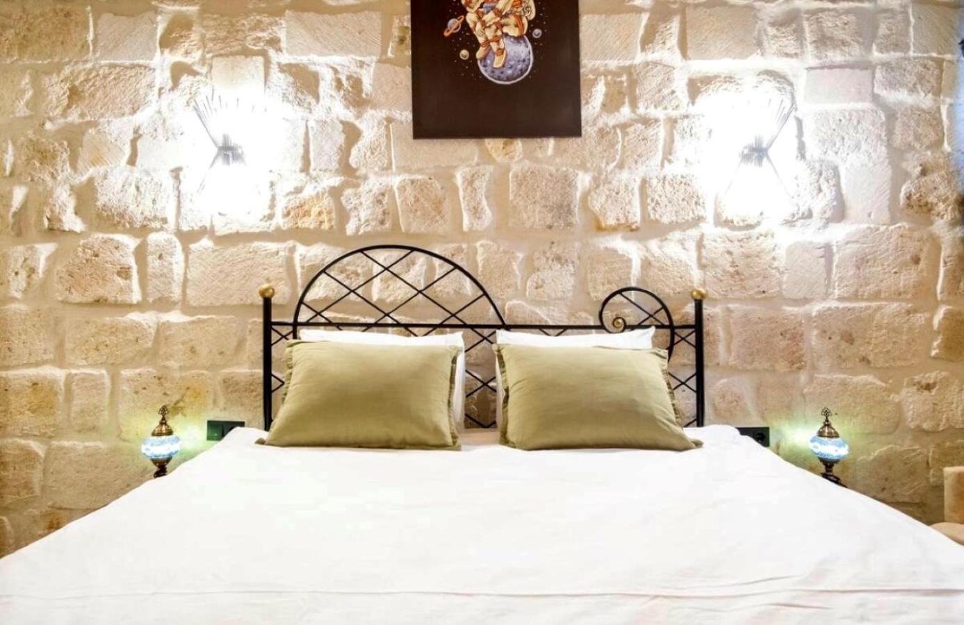 Double Room - Photo 16
