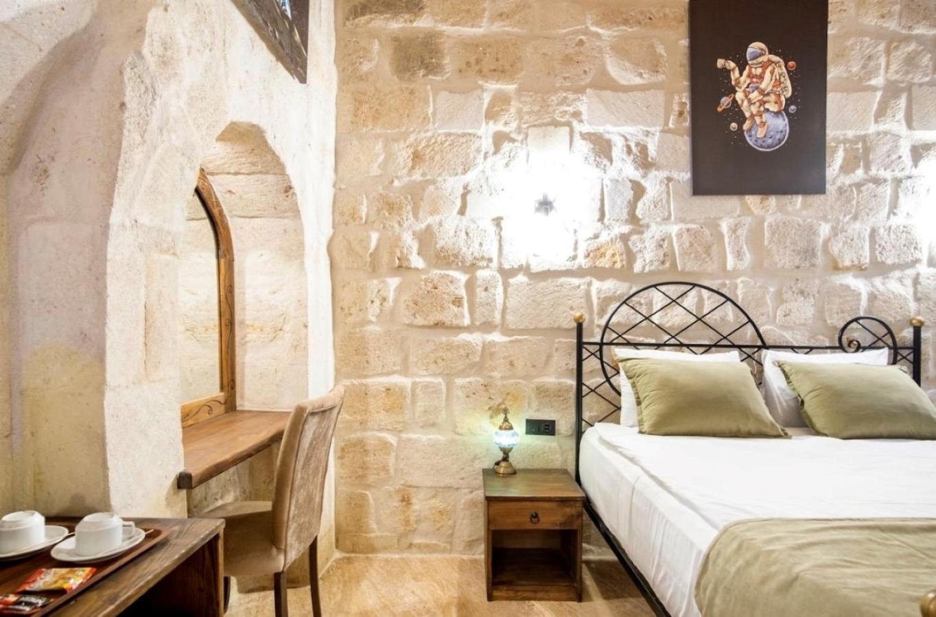 Double Room - Photo 14