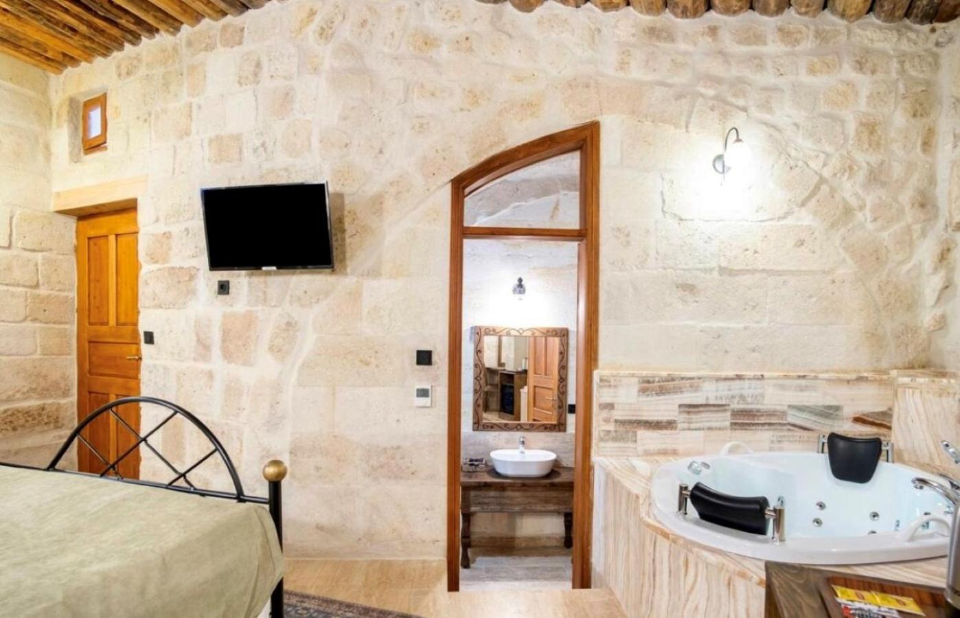 Double Room - Photo 9