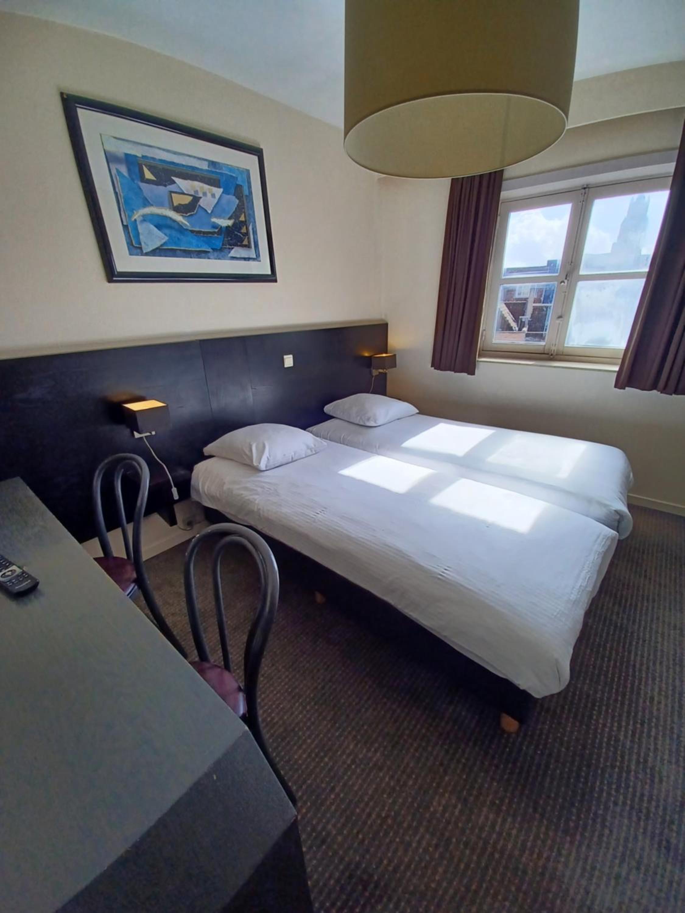 Standard Double Or Twin Room - Photo 12