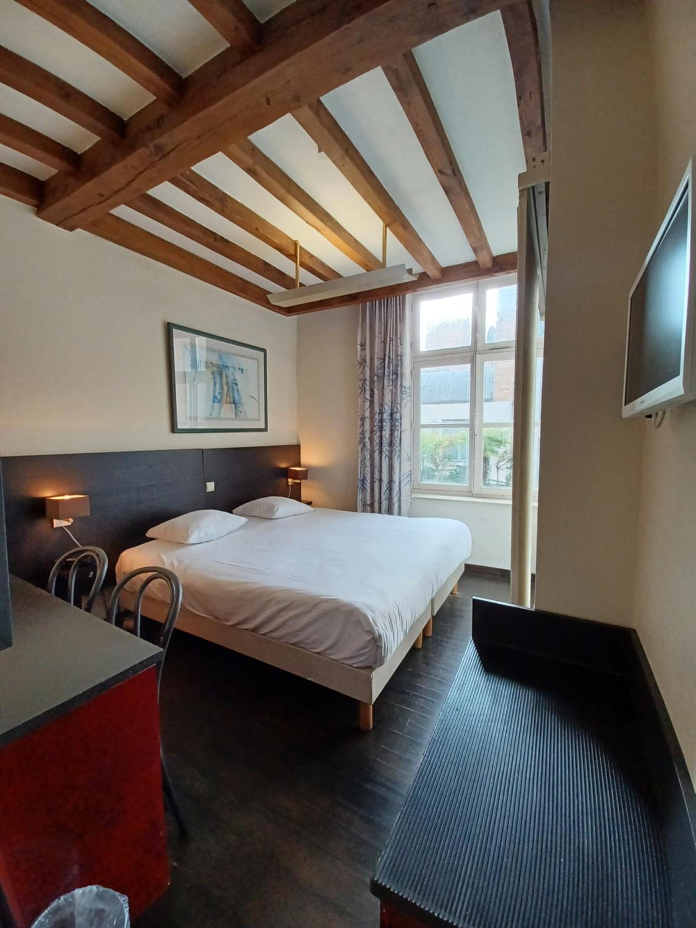 Standard Double Or Twin Room - Photo 16