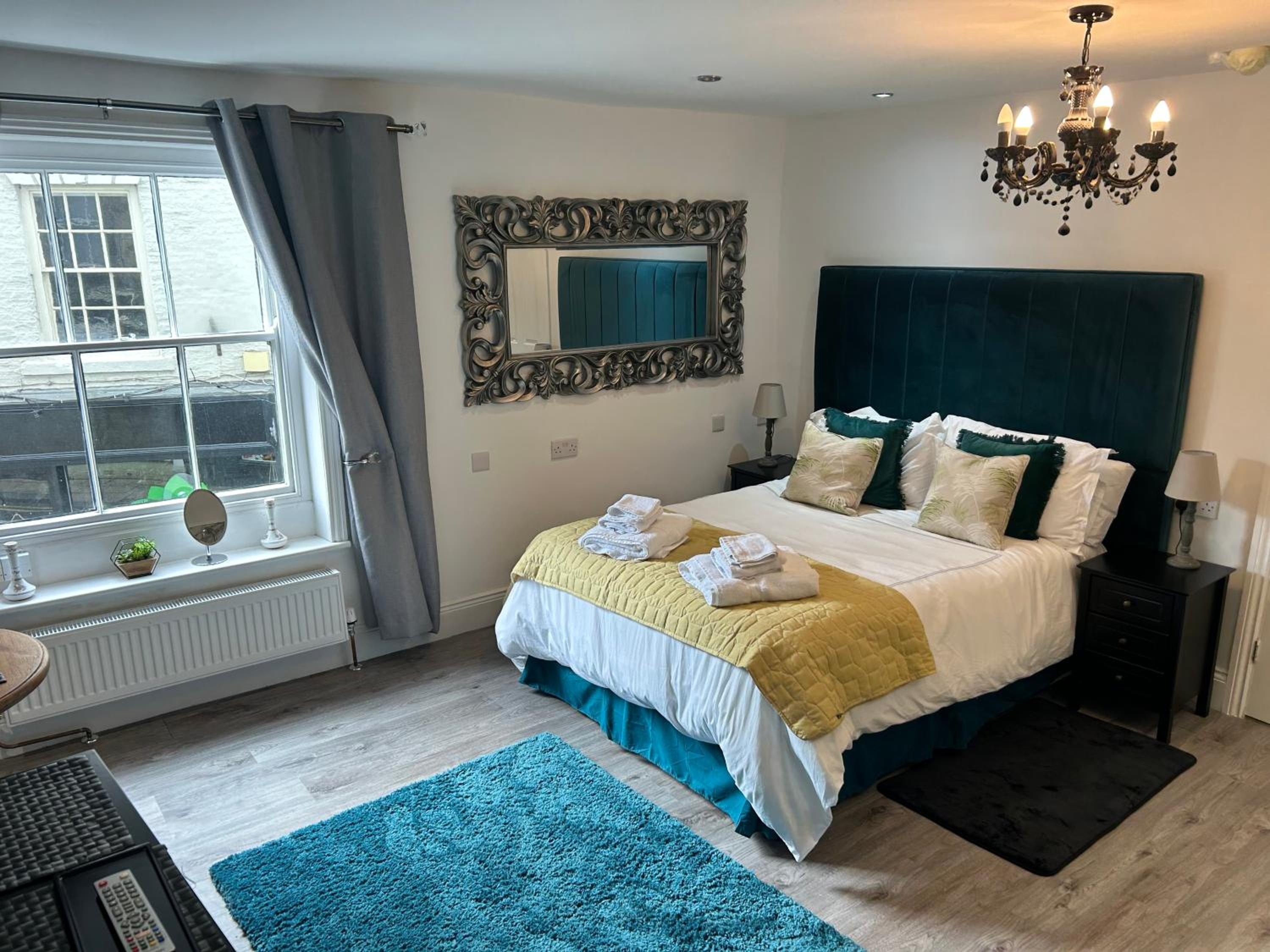 Studio Apartment with One Double Bed
